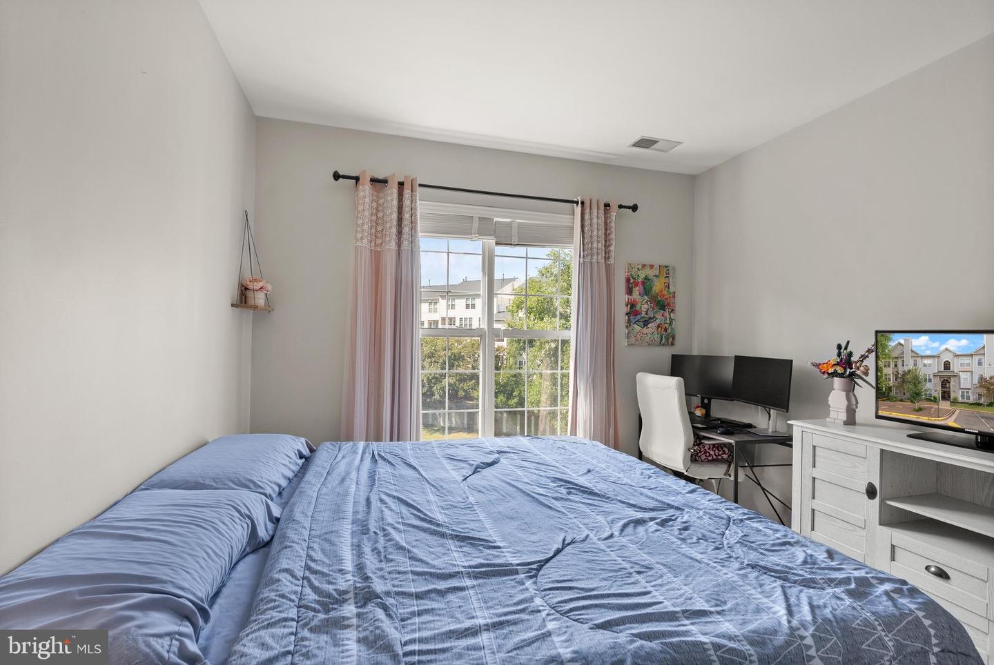 5924 FOUNDERS HILL DR #203, ALEXANDRIA, Virginia 22310, 2 Bedrooms Bedrooms, ,2 BathroomsBathrooms,Residential,For sale,5924 FOUNDERS HILL DR #203,VAFX2263190 MLS # VAFX2263190