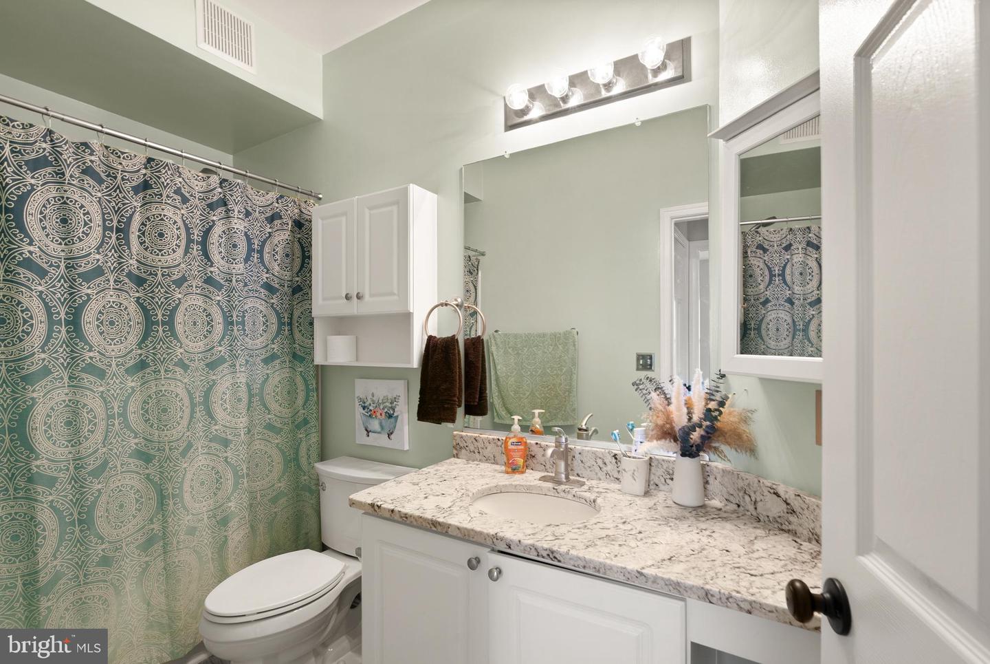 5924 FOUNDERS HILL DR #203, ALEXANDRIA, Virginia 22310, 2 Bedrooms Bedrooms, ,2 BathroomsBathrooms,Residential,For sale,5924 FOUNDERS HILL DR #203,VAFX2263190 MLS # VAFX2263190