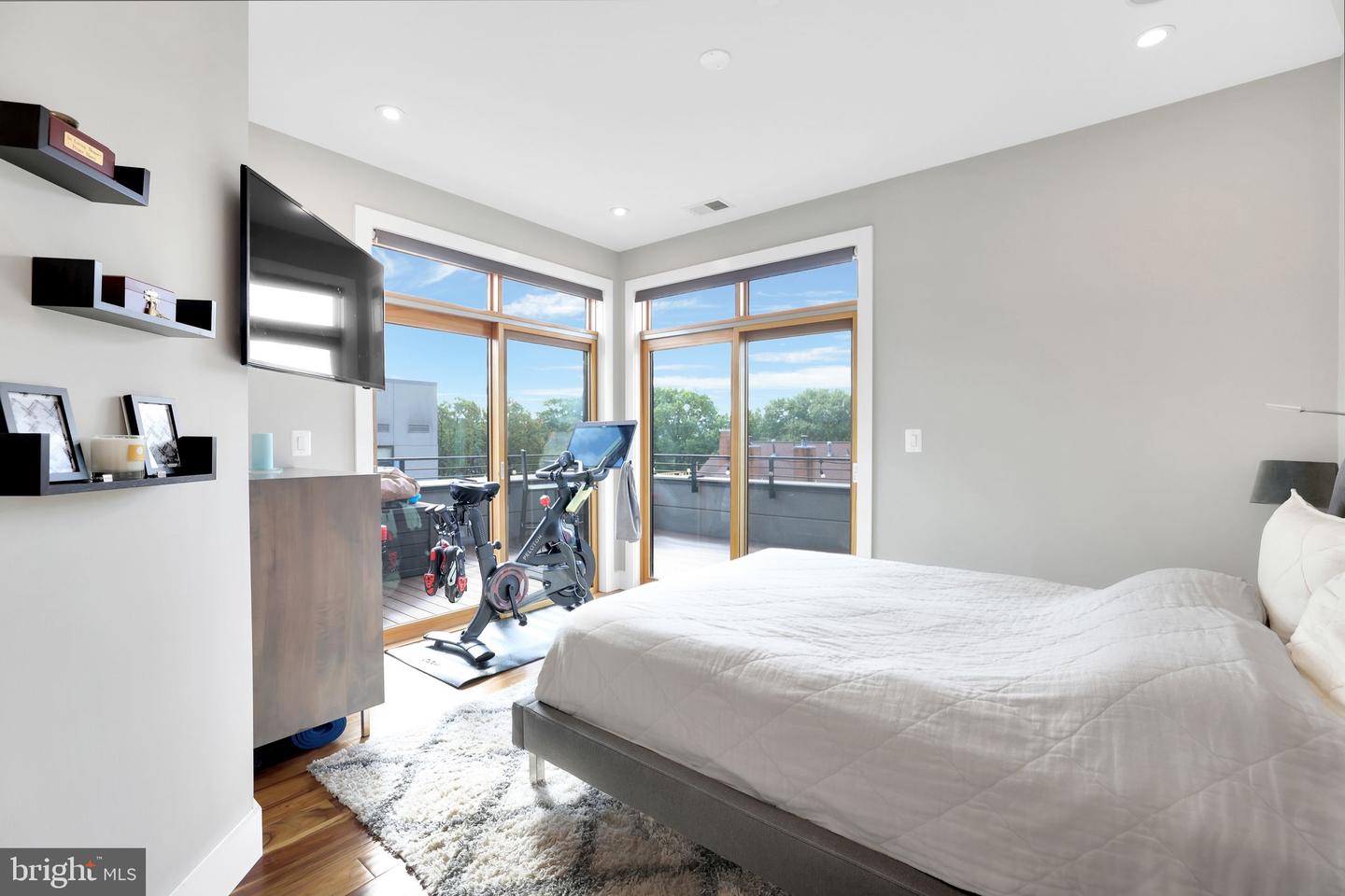 1337 K ST SE #PH-3, WASHINGTON, District Of Columbia 20003, 2 Bedrooms Bedrooms, ,2 BathroomsBathrooms,Residential,For sale,1337 K ST SE #PH-3,DCDC2216950 MLS # DCDC2216950