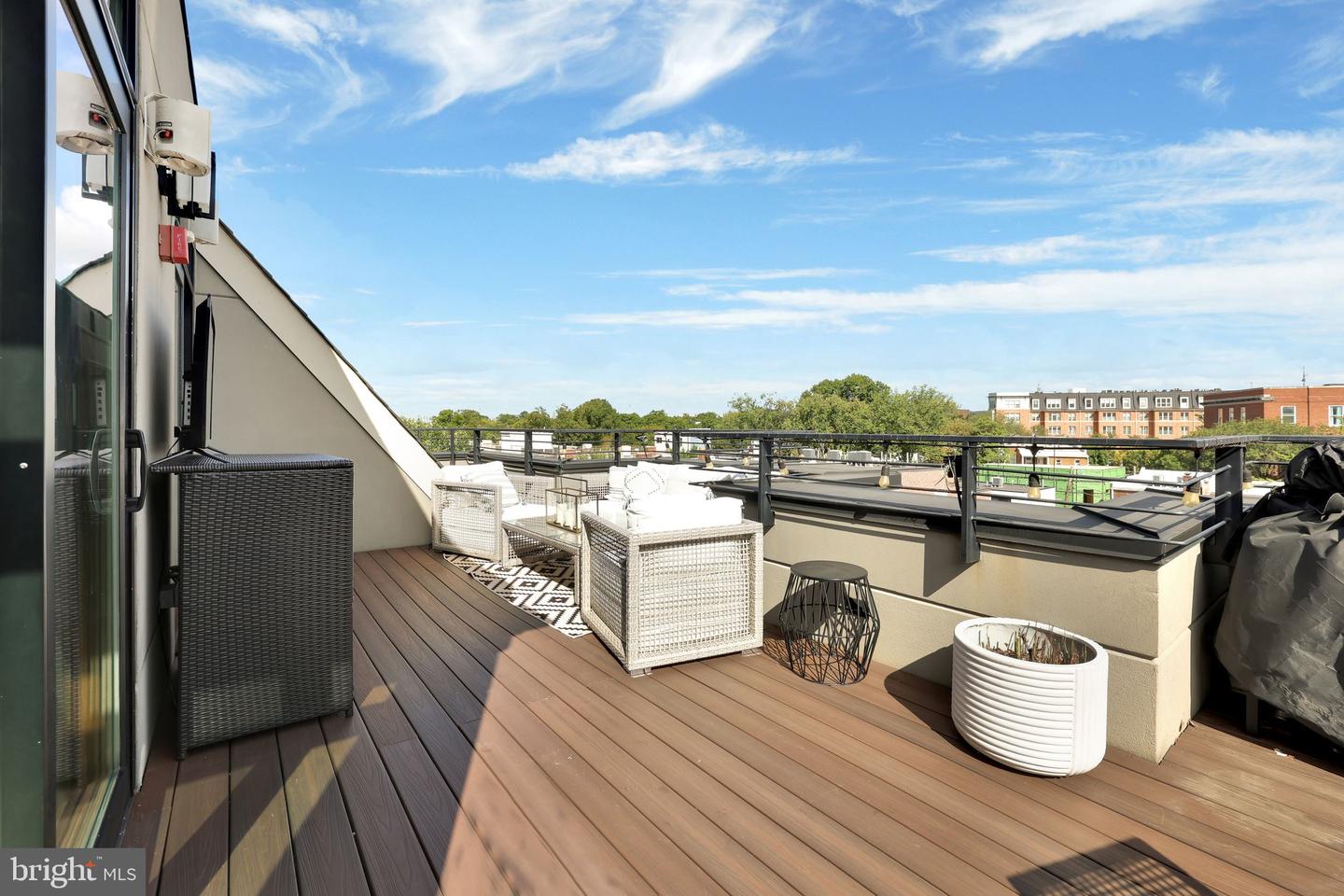 1337 K ST SE #PH-3, WASHINGTON, District Of Columbia 20003, 2 Bedrooms Bedrooms, ,2 BathroomsBathrooms,Residential,For sale,1337 K ST SE #PH-3,DCDC2216950 MLS # DCDC2216950