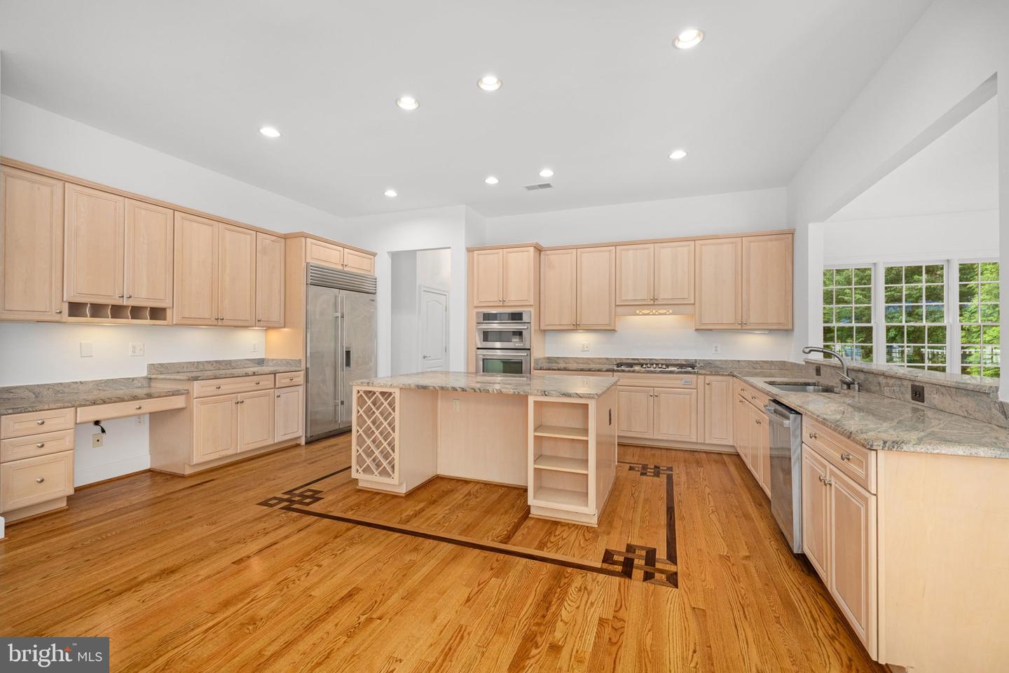 1200 HUNTERS GROVE CT, MCLEAN, Virginia 22102, 6 Bedrooms Bedrooms, ,5 BathroomsBathrooms,Residential,For sale,1200 HUNTERS GROVE CT,VAFX2263556 MLS # VAFX2263556