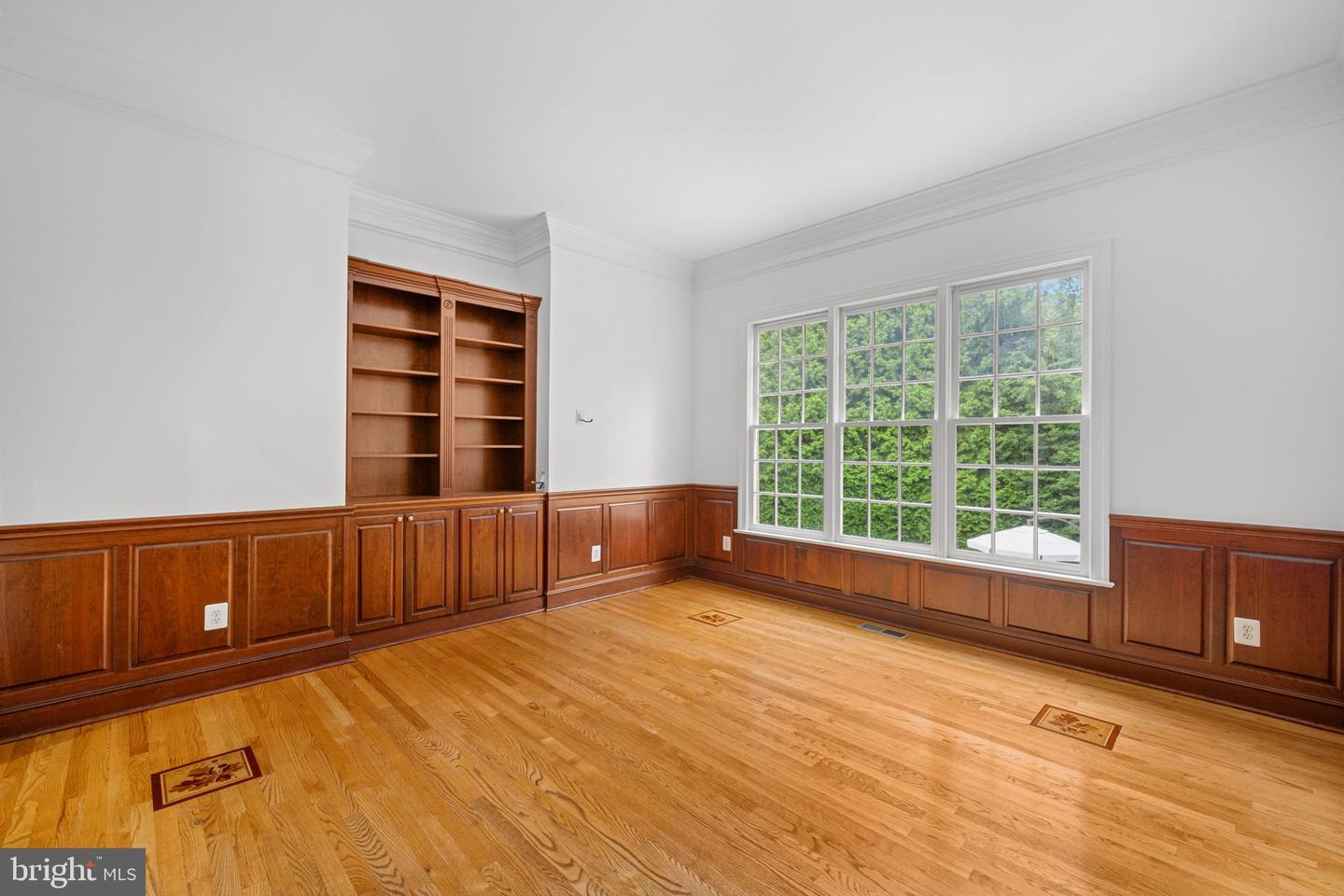 1200 HUNTERS GROVE CT, MCLEAN, Virginia 22102, 6 Bedrooms Bedrooms, ,5 BathroomsBathrooms,Residential,For sale,1200 HUNTERS GROVE CT,VAFX2263556 MLS # VAFX2263556