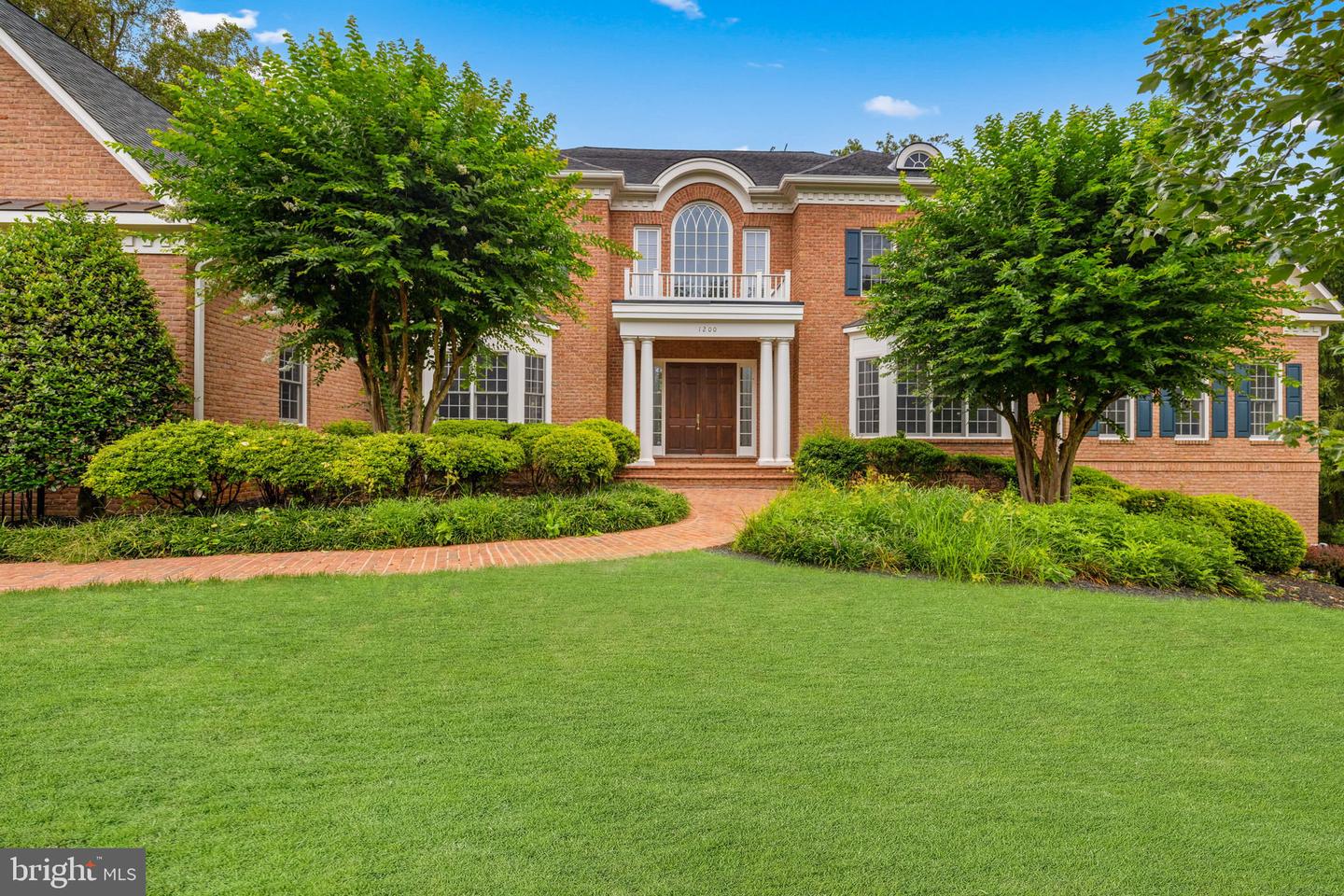 1200 HUNTERS GROVE CT, MCLEAN, Virginia 22102, 6 Bedrooms Bedrooms, ,5 BathroomsBathrooms,Residential,For sale,1200 HUNTERS GROVE CT,VAFX2263556 MLS # VAFX2263556