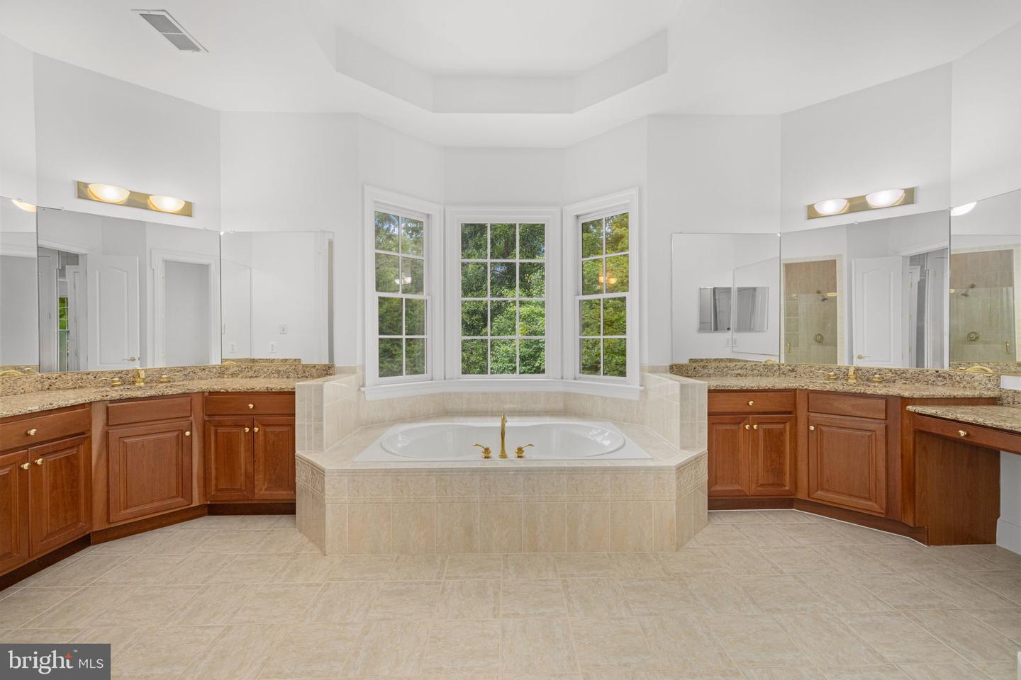 1200 HUNTERS GROVE CT, MCLEAN, Virginia 22102, 6 Bedrooms Bedrooms, ,5 BathroomsBathrooms,Residential,For sale,1200 HUNTERS GROVE CT,VAFX2263556 MLS # VAFX2263556