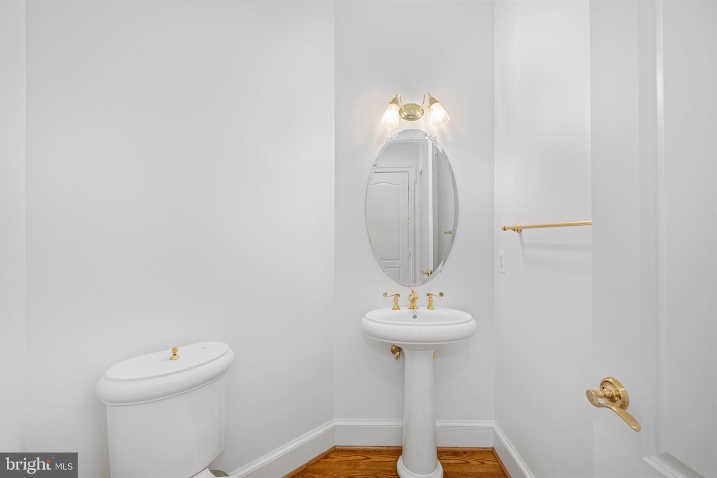 1200 HUNTERS GROVE CT, MCLEAN, Virginia 22102, 6 Bedrooms Bedrooms, ,5 BathroomsBathrooms,Residential,For sale,1200 HUNTERS GROVE CT,VAFX2263556 MLS # VAFX2263556