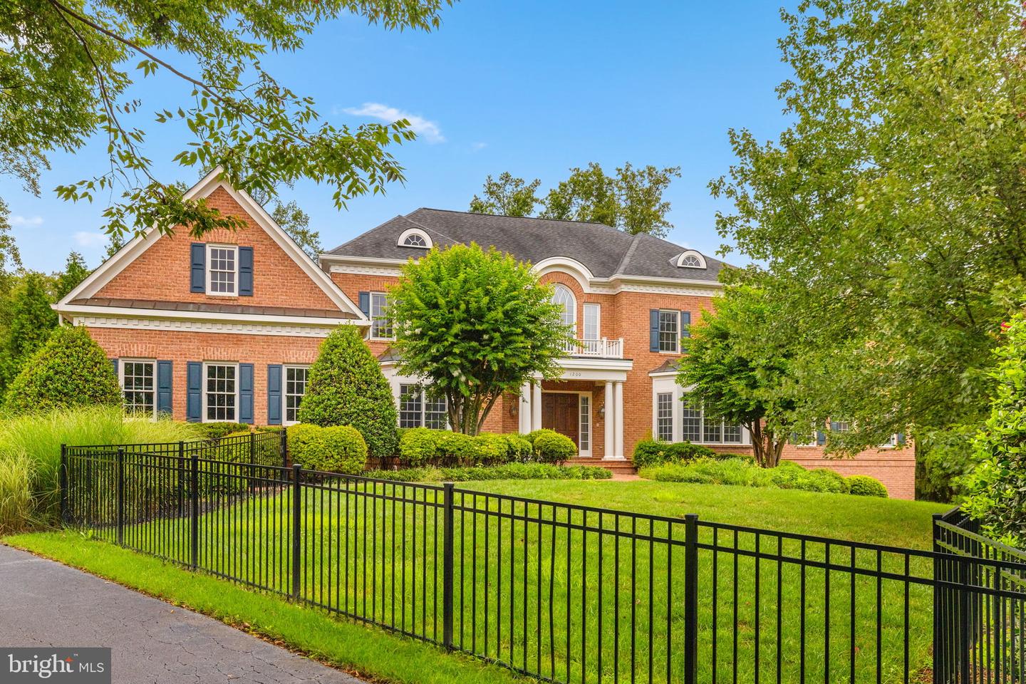 1200 HUNTERS GROVE CT, MCLEAN, Virginia 22102, 6 Bedrooms Bedrooms, ,5 BathroomsBathrooms,Residential,For sale,1200 HUNTERS GROVE CT,VAFX2263556 MLS # VAFX2263556