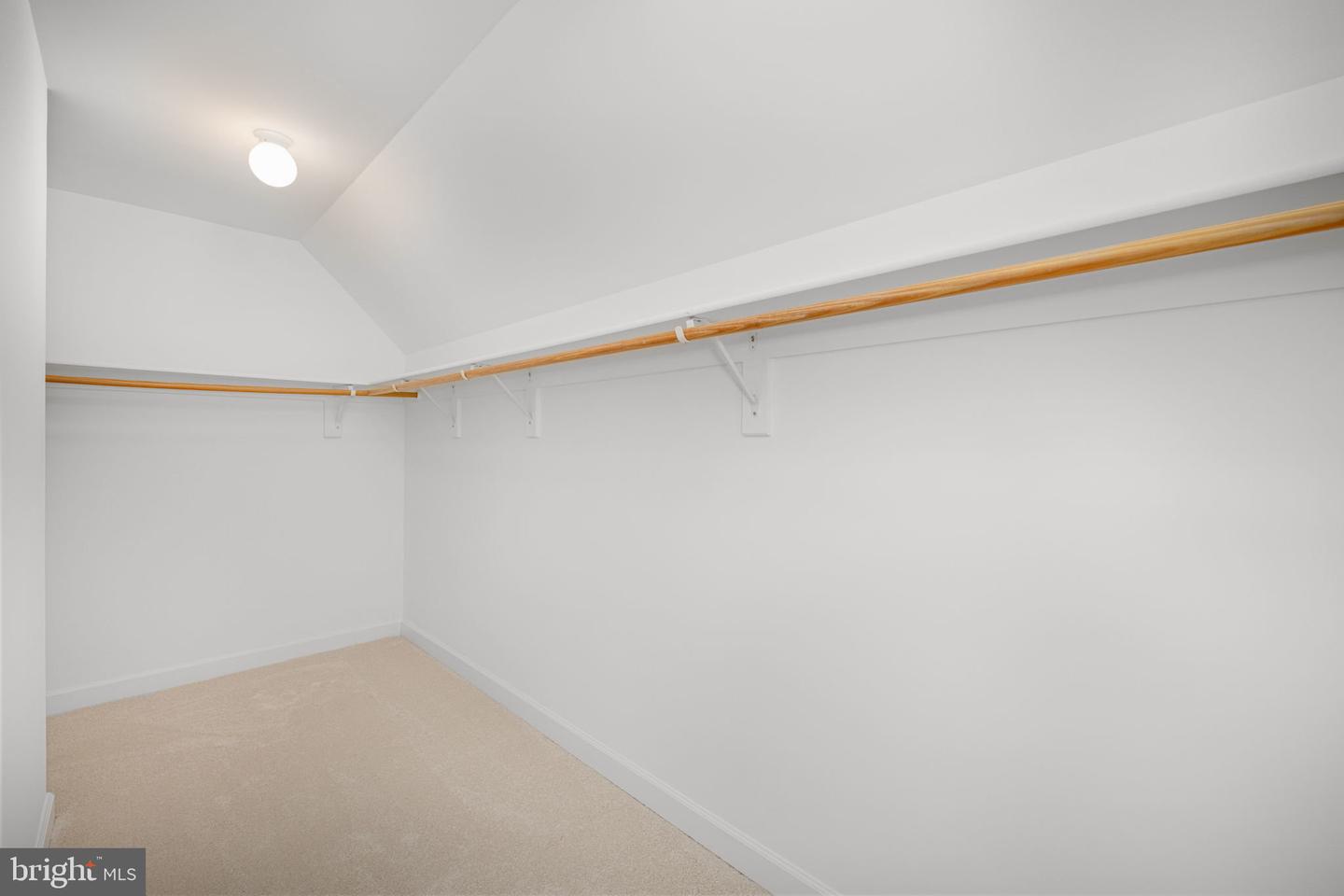 1200 HUNTERS GROVE CT, MCLEAN, Virginia 22102, 6 Bedrooms Bedrooms, ,5 BathroomsBathrooms,Residential,For sale,1200 HUNTERS GROVE CT,VAFX2263556 MLS # VAFX2263556