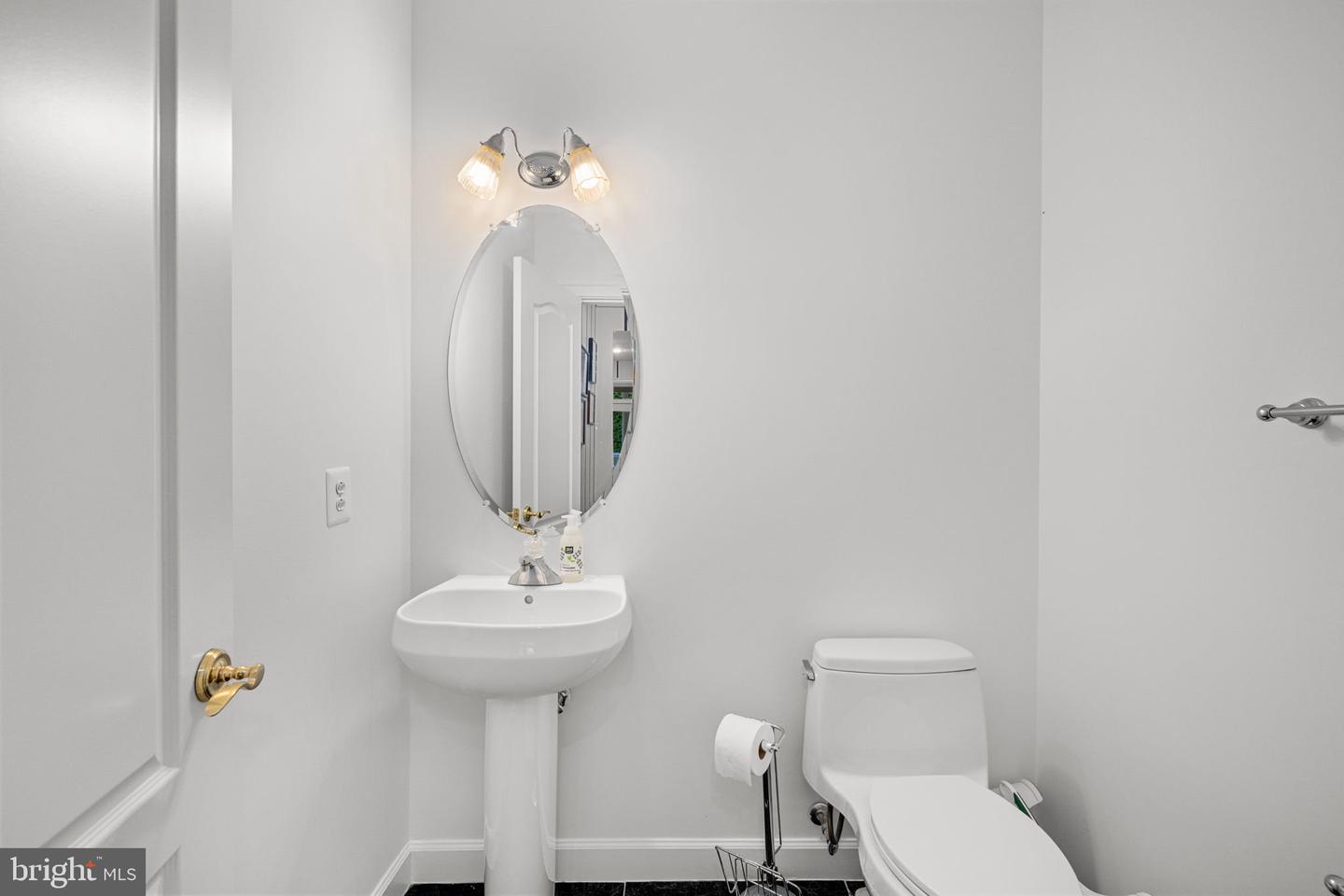 1200 HUNTERS GROVE CT, MCLEAN, Virginia 22102, 6 Bedrooms Bedrooms, ,5 BathroomsBathrooms,Residential,For sale,1200 HUNTERS GROVE CT,VAFX2263556 MLS # VAFX2263556