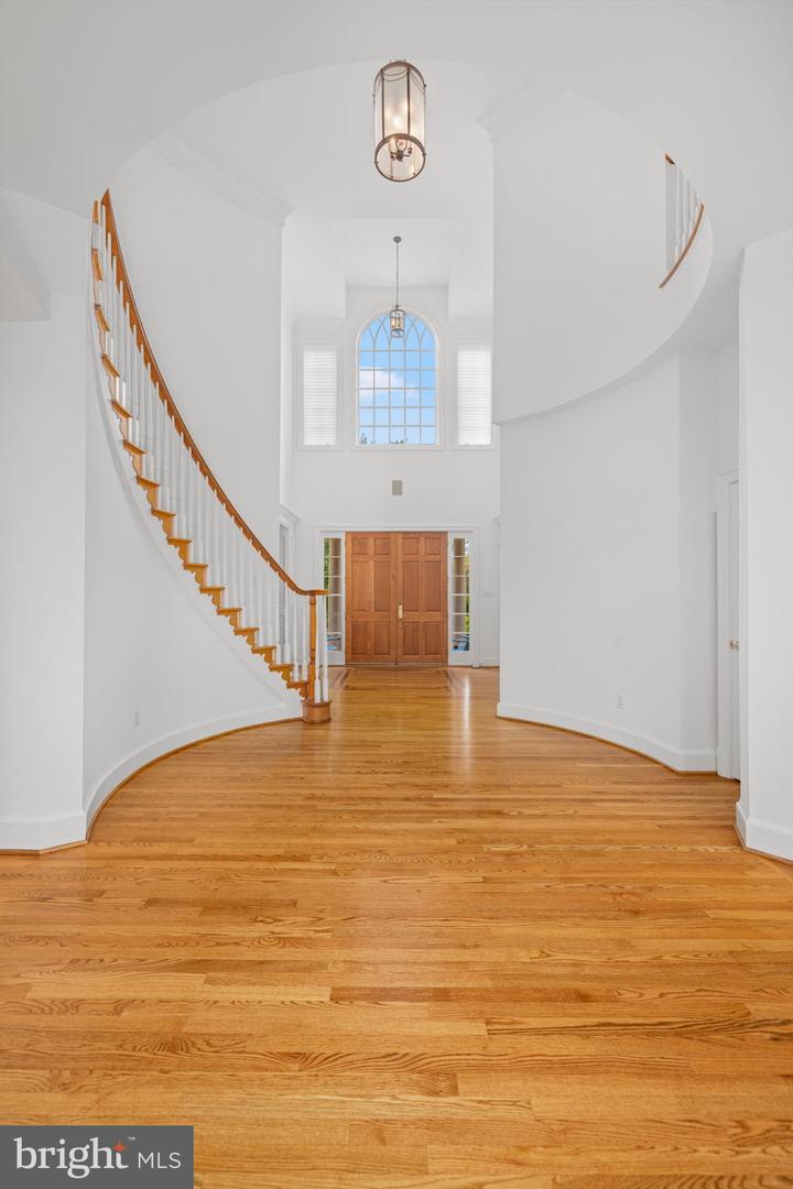 1200 HUNTERS GROVE CT, MCLEAN, Virginia 22102, 6 Bedrooms Bedrooms, ,5 BathroomsBathrooms,Residential,For sale,1200 HUNTERS GROVE CT,VAFX2263556 MLS # VAFX2263556