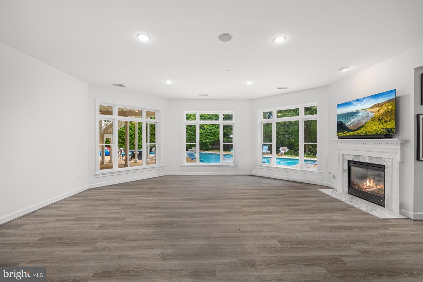 1200 HUNTERS GROVE CT, MCLEAN, Virginia 22102, 6 Bedrooms Bedrooms, ,5 BathroomsBathrooms,Residential,For sale,1200 HUNTERS GROVE CT,VAFX2263556 MLS # VAFX2263556