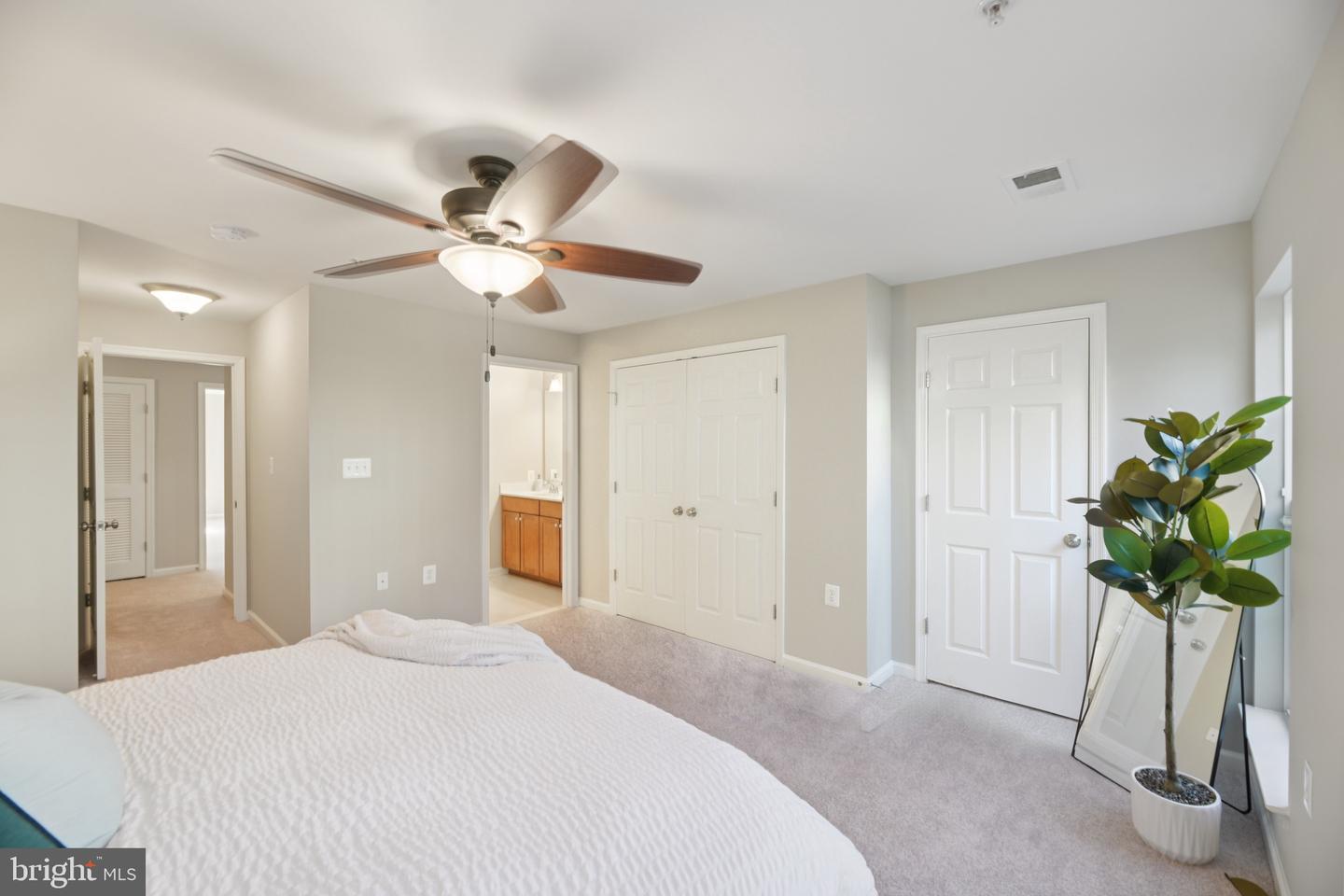 6103 ASTER HAVEN CIR, HAYMARKET, Virginia 20169, 3 Bedrooms Bedrooms, ,2 BathroomsBathrooms,Residential,For sale,6103 ASTER HAVEN CIR,VAPW2102712 MLS # VAPW2102712