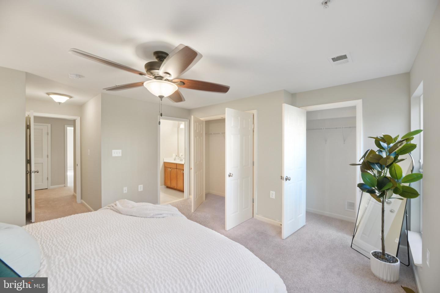 6103 ASTER HAVEN CIR, HAYMARKET, Virginia 20169, 3 Bedrooms Bedrooms, ,2 BathroomsBathrooms,Residential,For sale,6103 ASTER HAVEN CIR,VAPW2102712 MLS # VAPW2102712