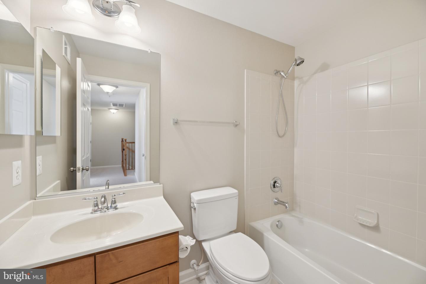 6103 ASTER HAVEN CIR, HAYMARKET, Virginia 20169, 3 Bedrooms Bedrooms, ,2 BathroomsBathrooms,Residential,For sale,6103 ASTER HAVEN CIR,VAPW2102712 MLS # VAPW2102712