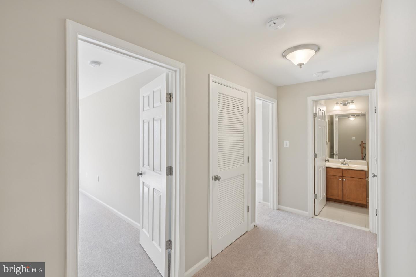 6103 ASTER HAVEN CIR, HAYMARKET, Virginia 20169, 3 Bedrooms Bedrooms, ,2 BathroomsBathrooms,Residential,For sale,6103 ASTER HAVEN CIR,VAPW2102712 MLS # VAPW2102712