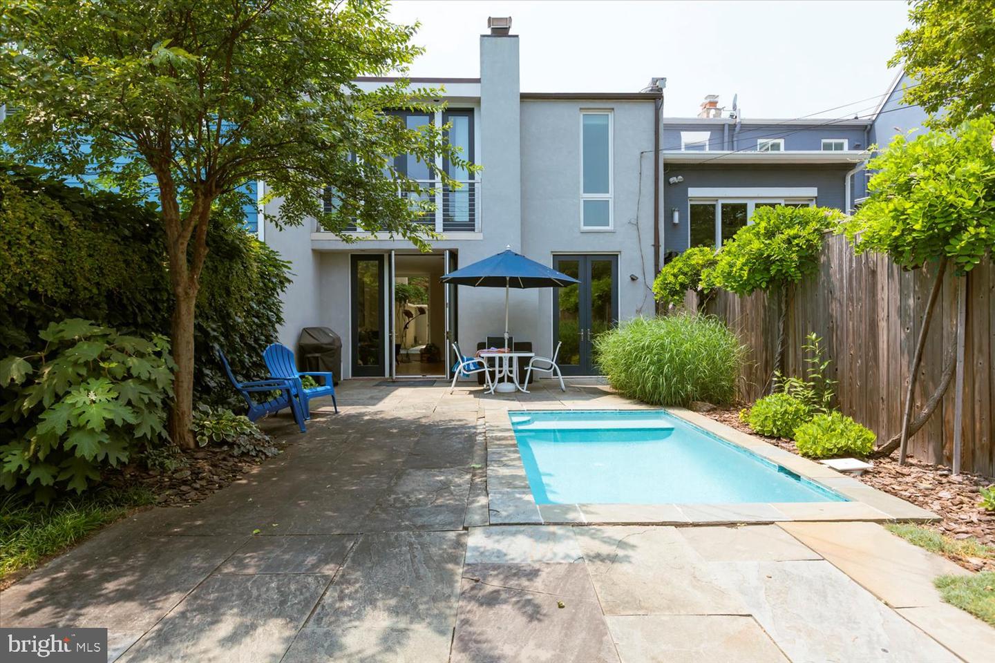 524 6TH ST SE, WASHINGTON, District Of Columbia 20003, 2 Bedrooms Bedrooms, ,2 BathroomsBathrooms,Residential,For sale,524 6TH ST SE,DCDC2217024 MLS # DCDC2217024