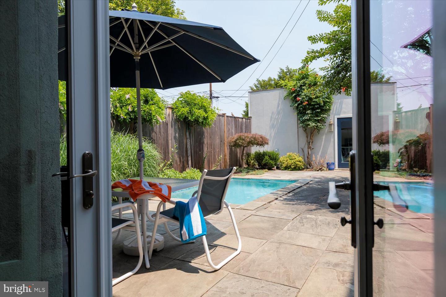 524 6TH ST SE, WASHINGTON, District Of Columbia 20003, 2 Bedrooms Bedrooms, ,2 BathroomsBathrooms,Residential,For sale,524 6TH ST SE,DCDC2217024 MLS # DCDC2217024
