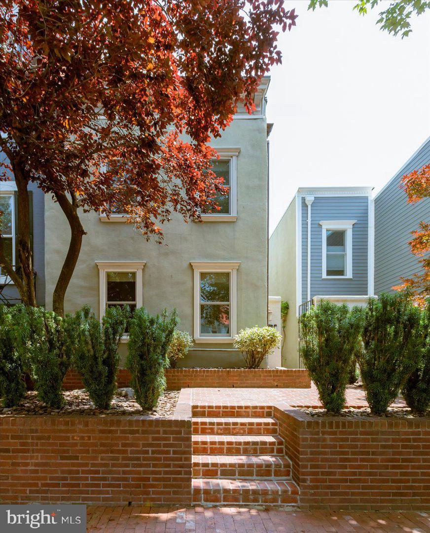 524 6TH ST SE, WASHINGTON, District Of Columbia 20003, 2 Bedrooms Bedrooms, ,2 BathroomsBathrooms,Residential,For sale,524 6TH ST SE,DCDC2217024 MLS # DCDC2217024