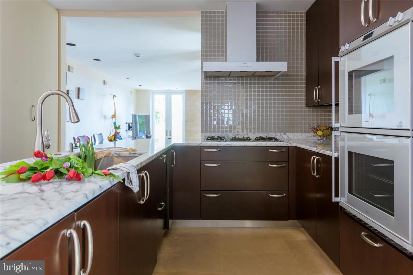 524 6TH ST SE, WASHINGTON, District Of Columbia 20003, 2 Bedrooms Bedrooms, ,2 BathroomsBathrooms,Residential,For sale,524 6TH ST SE,DCDC2217024 MLS # DCDC2217024