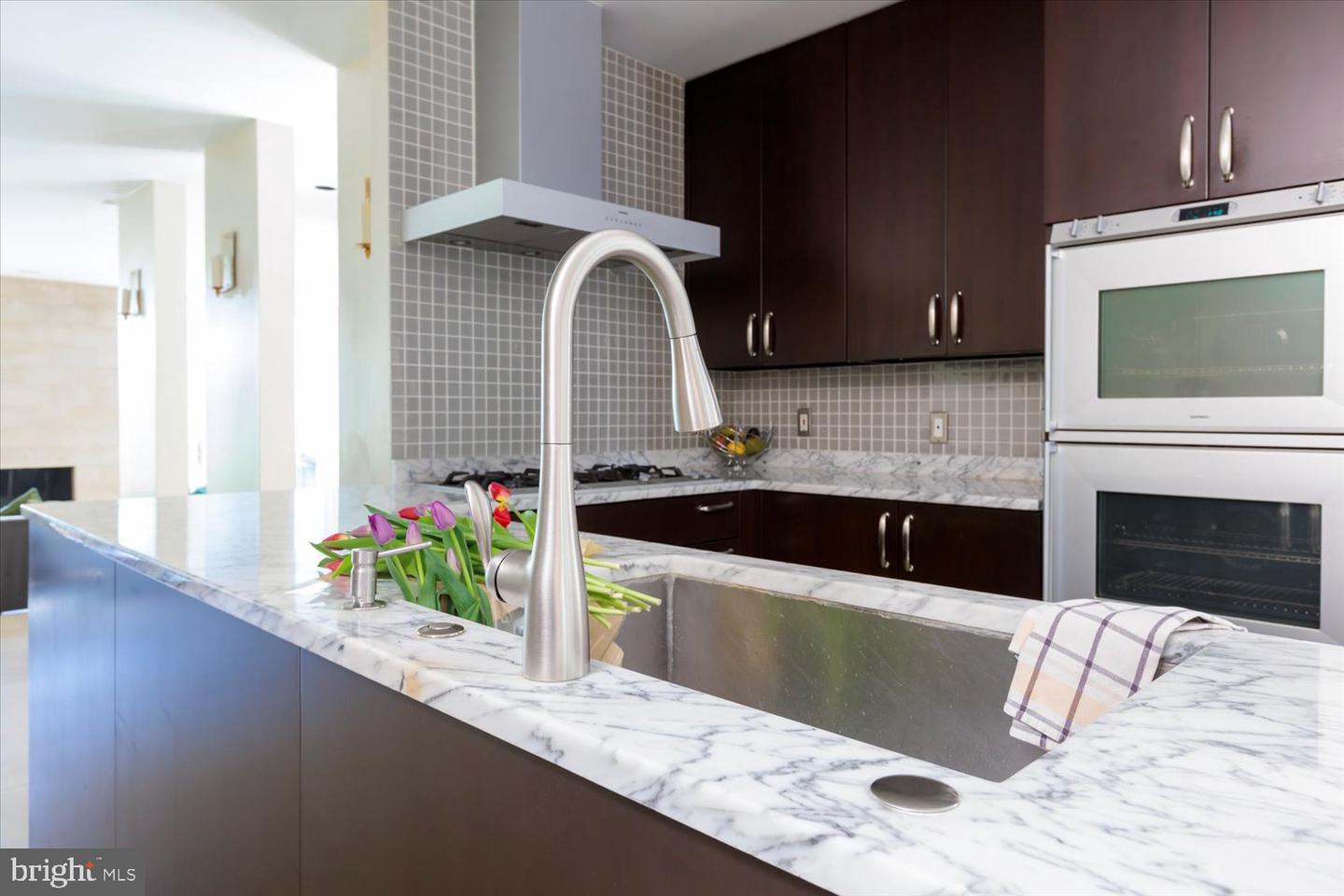 524 6TH ST SE, WASHINGTON, District Of Columbia 20003, 2 Bedrooms Bedrooms, ,2 BathroomsBathrooms,Residential,For sale,524 6TH ST SE,DCDC2217024 MLS # DCDC2217024