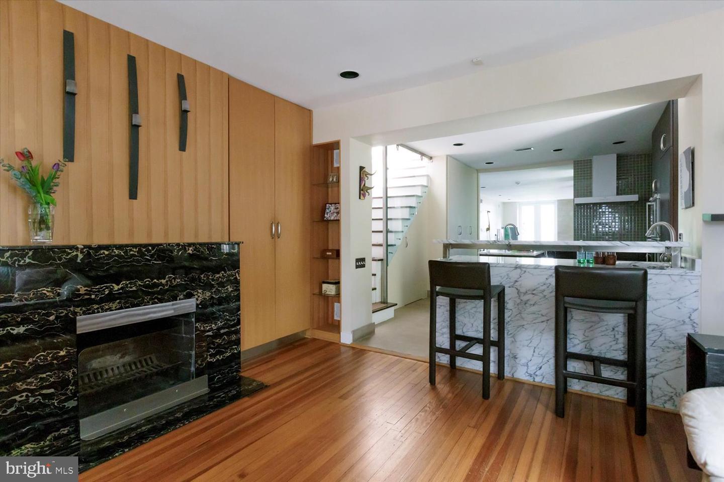 524 6TH ST SE, WASHINGTON, District Of Columbia 20003, 2 Bedrooms Bedrooms, ,2 BathroomsBathrooms,Residential,For sale,524 6TH ST SE,DCDC2217024 MLS # DCDC2217024