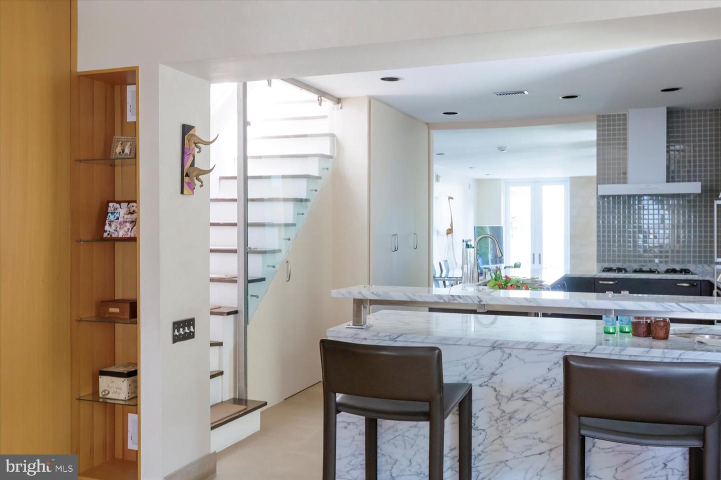 524 6TH ST SE, WASHINGTON, District Of Columbia 20003, 2 Bedrooms Bedrooms, ,2 BathroomsBathrooms,Residential,For sale,524 6TH ST SE,DCDC2217024 MLS # DCDC2217024