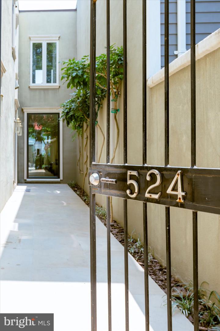 524 6TH ST SE, WASHINGTON, District Of Columbia 20003, 2 Bedrooms Bedrooms, ,2 BathroomsBathrooms,Residential,For sale,524 6TH ST SE,DCDC2217024 MLS # DCDC2217024