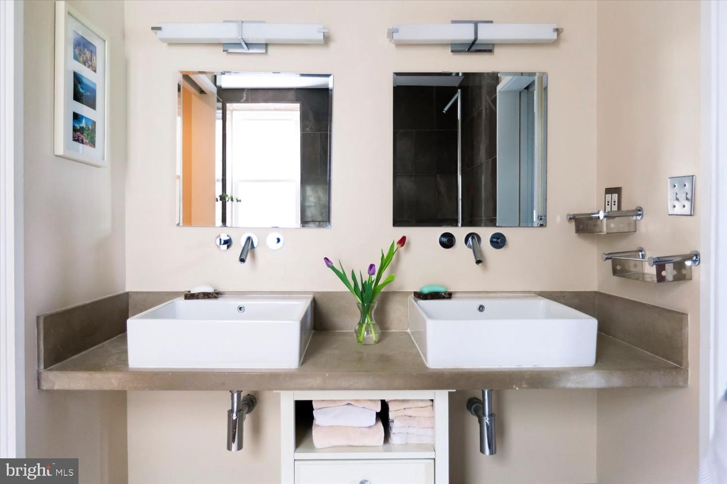 524 6TH ST SE, WASHINGTON, District Of Columbia 20003, 2 Bedrooms Bedrooms, ,2 BathroomsBathrooms,Residential,For sale,524 6TH ST SE,DCDC2217024 MLS # DCDC2217024