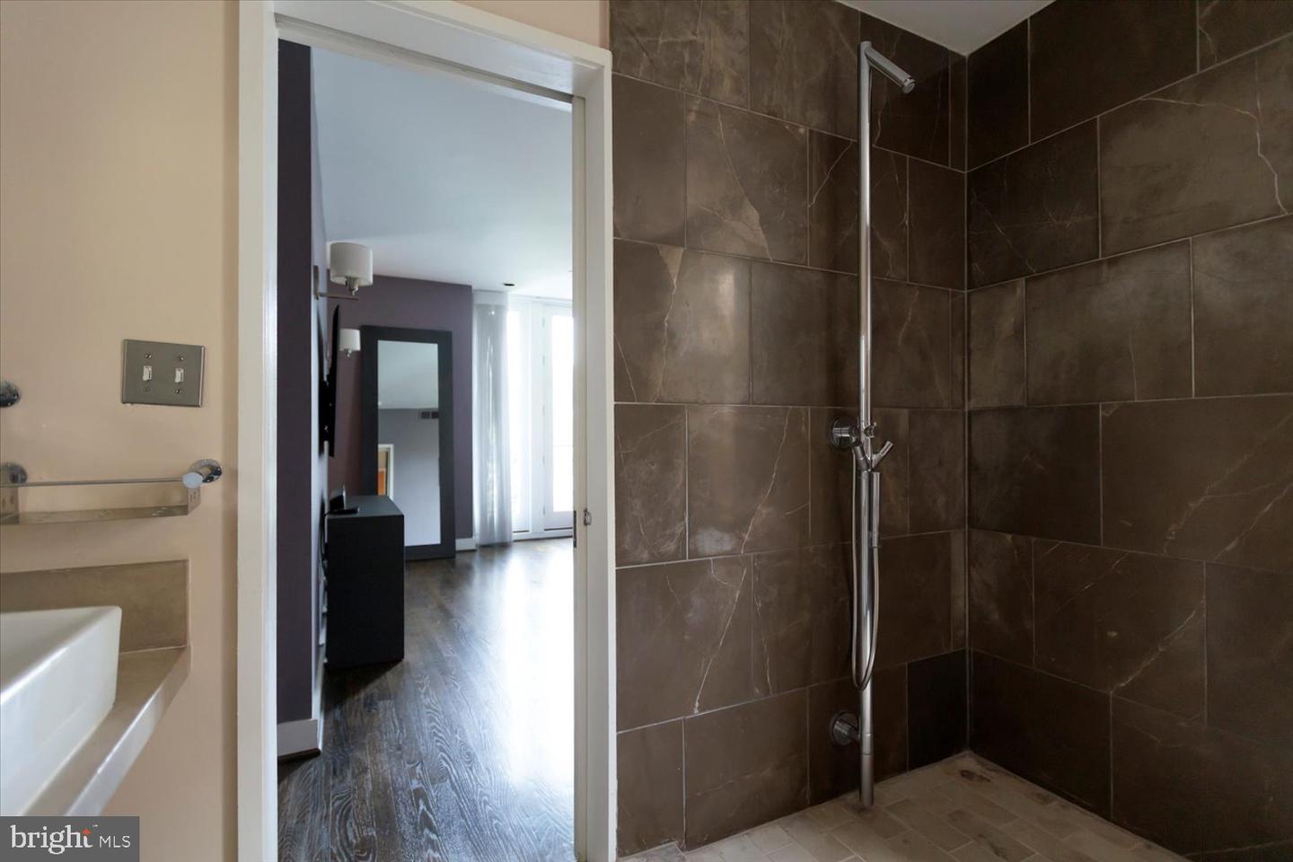 524 6TH ST SE, WASHINGTON, District Of Columbia 20003, 2 Bedrooms Bedrooms, ,2 BathroomsBathrooms,Residential,For sale,524 6TH ST SE,DCDC2217024 MLS # DCDC2217024
