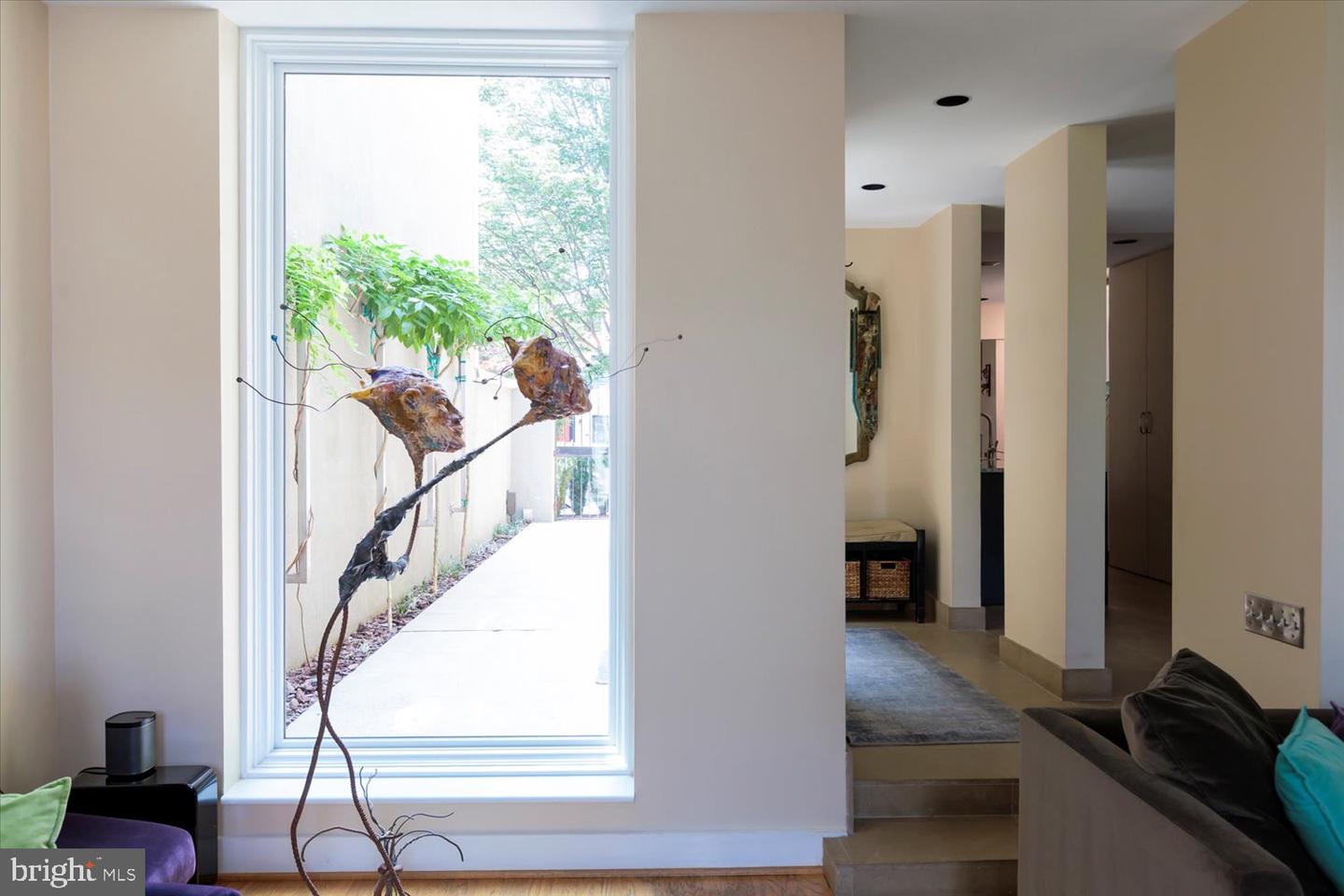 524 6TH ST SE, WASHINGTON, District Of Columbia 20003, 2 Bedrooms Bedrooms, ,2 BathroomsBathrooms,Residential,For sale,524 6TH ST SE,DCDC2217024 MLS # DCDC2217024