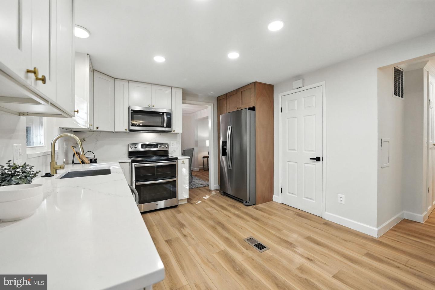 12817 FRAMINGHAM CT, HERNDON, Virginia 20171, 4 Bedrooms Bedrooms, ,2 BathroomsBathrooms,Residential,For sale,12817 FRAMINGHAM CT,VAFX2263972 MLS # VAFX2263972