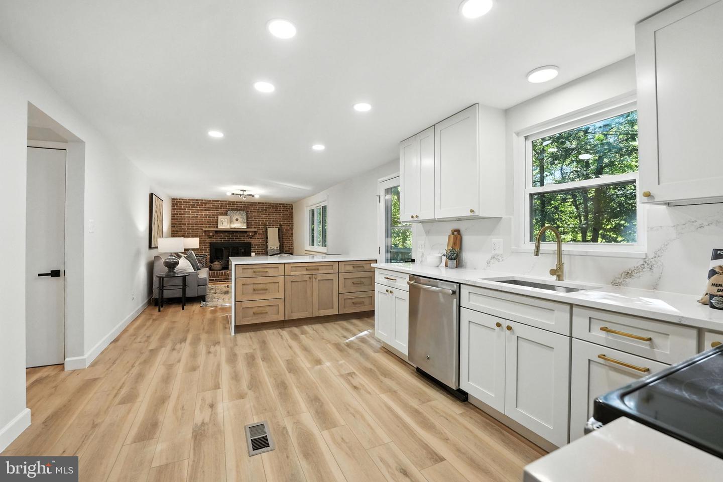12817 FRAMINGHAM CT, HERNDON, Virginia 20171, 4 Bedrooms Bedrooms, ,2 BathroomsBathrooms,Residential,For sale,12817 FRAMINGHAM CT,VAFX2263972 MLS # VAFX2263972