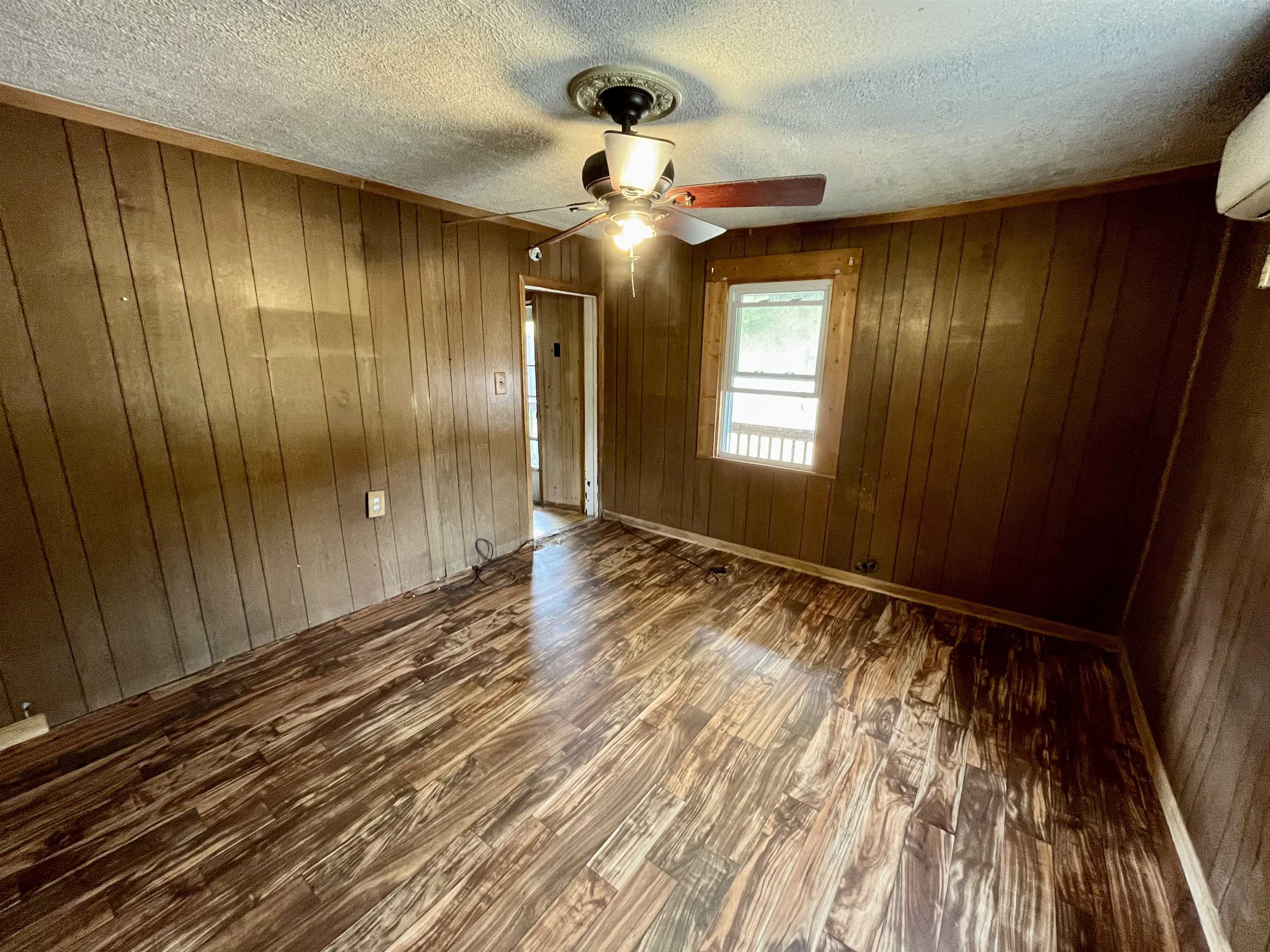 537 STRAITH ST, STAUNTON, Virginia 24401, 2 Bedrooms Bedrooms, ,1 BathroomBathrooms,Residential,537 STRAITH ST,668769 MLS # 668769