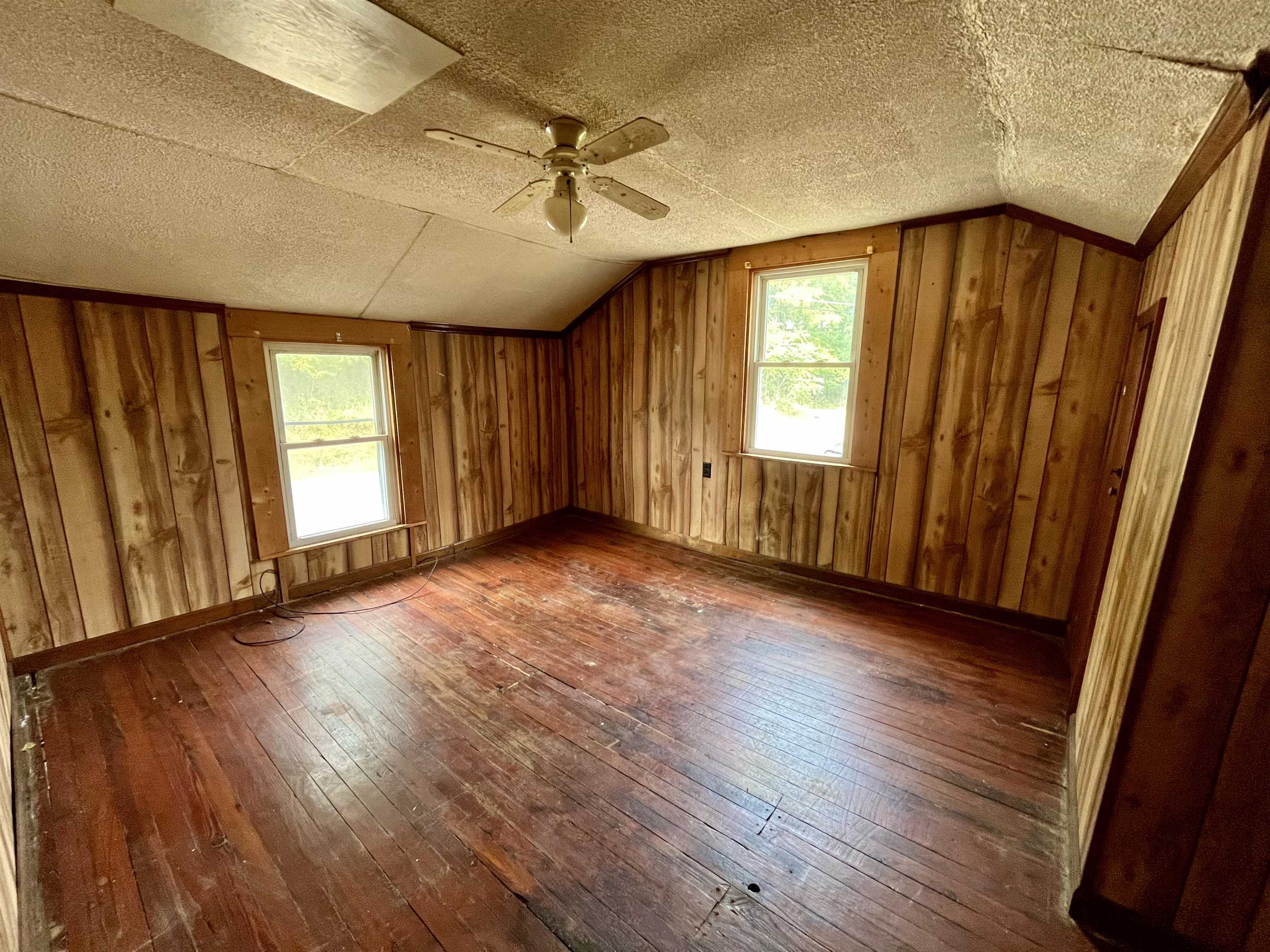 537 STRAITH ST, STAUNTON, Virginia 24401, 2 Bedrooms Bedrooms, ,1 BathroomBathrooms,Residential,537 STRAITH ST,668769 MLS # 668769