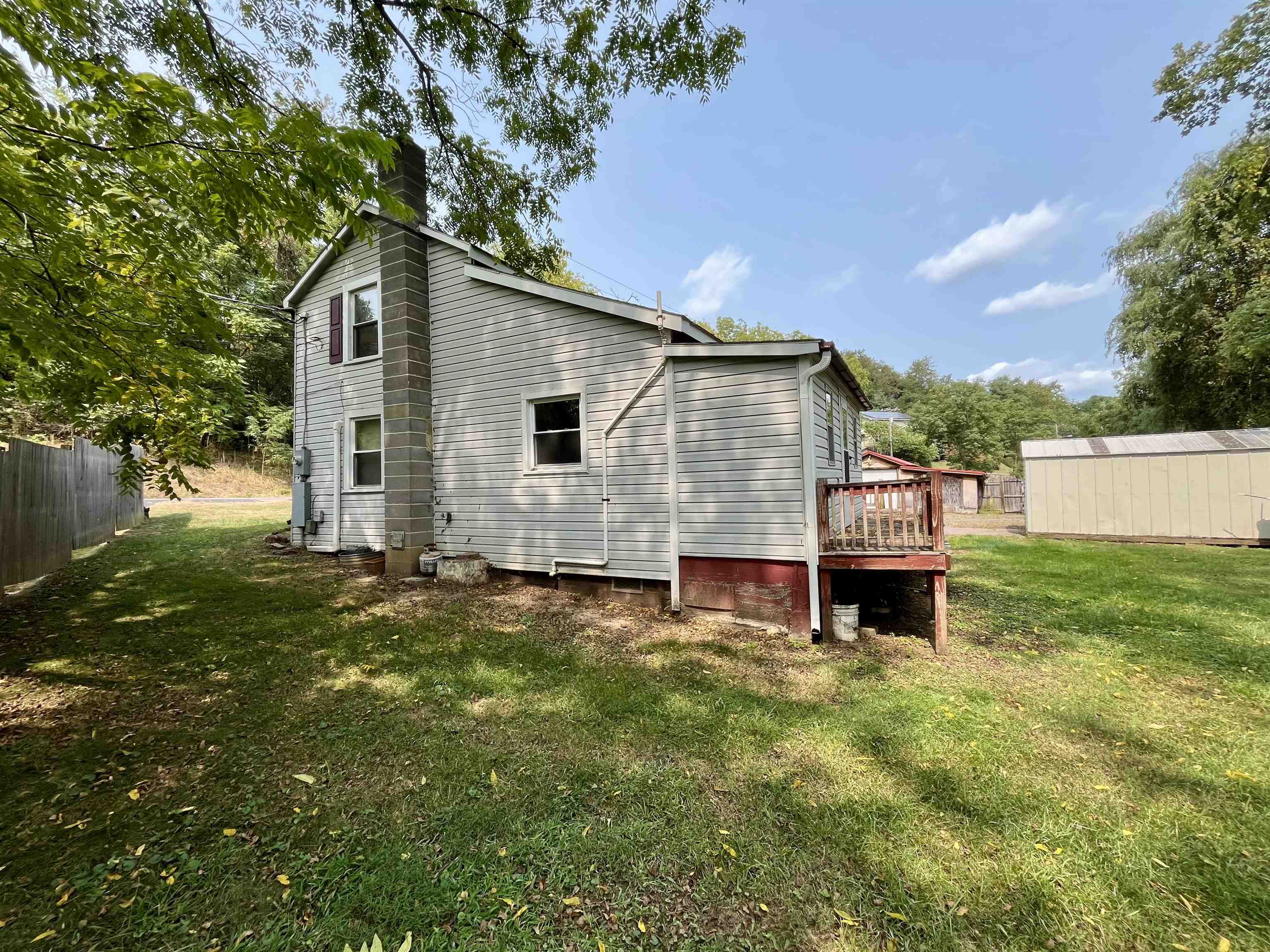 537 STRAITH ST, STAUNTON, Virginia 24401, 2 Bedrooms Bedrooms, ,1 BathroomBathrooms,Residential,537 STRAITH ST,668769 MLS # 668769
