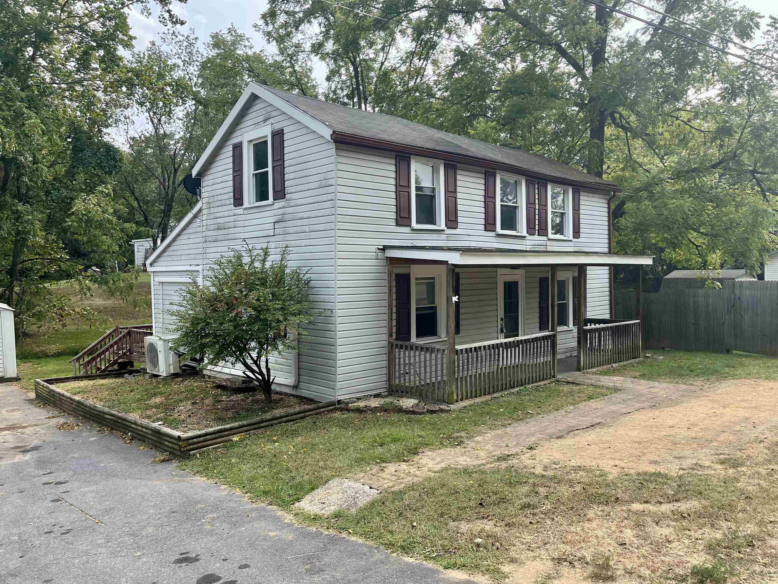 537 STRAITH ST, STAUNTON, Virginia 24401, 2 Bedrooms Bedrooms, ,1 BathroomBathrooms,Residential,537 STRAITH ST,668769 MLS # 668769