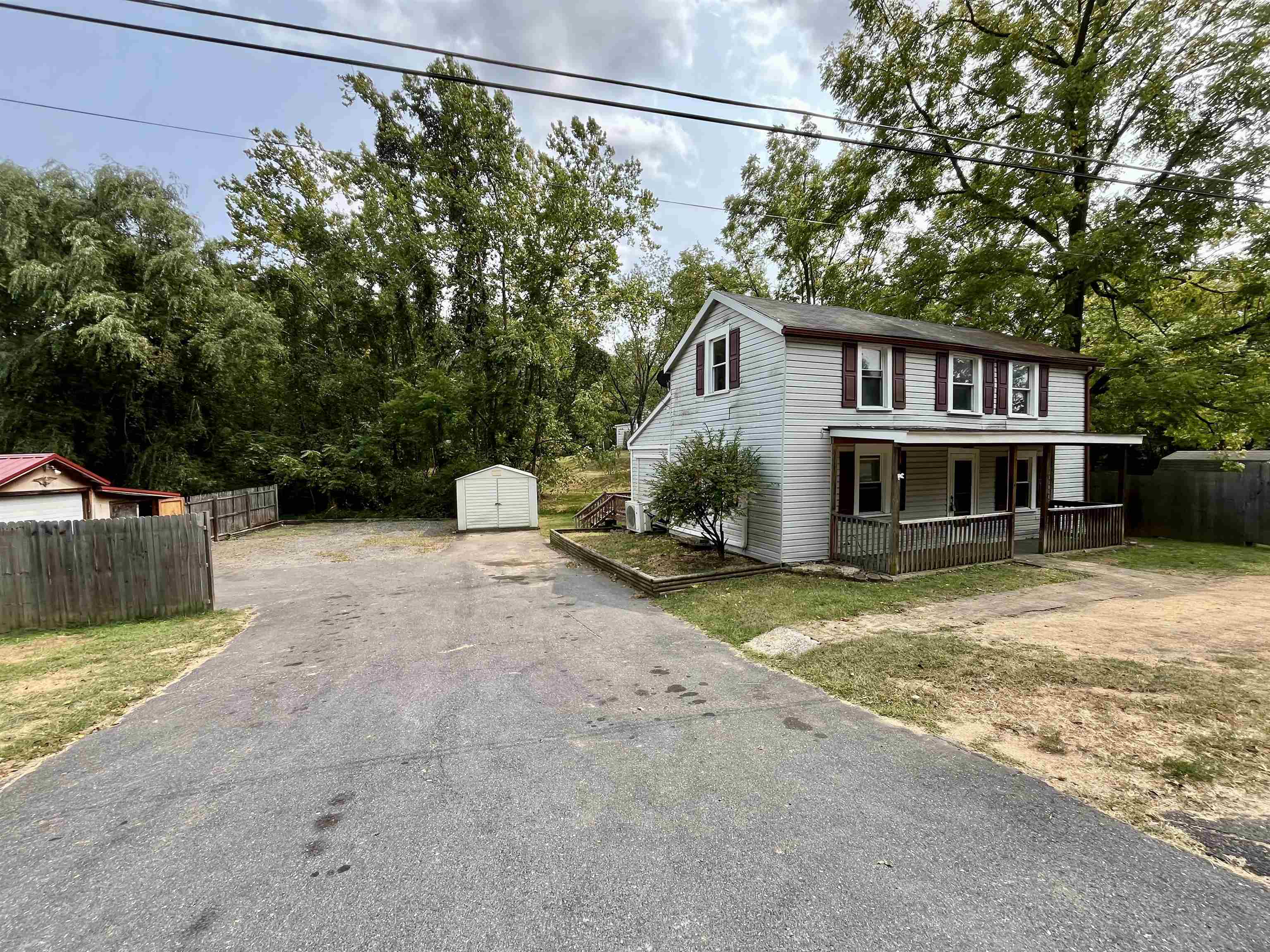 537 STRAITH ST, STAUNTON, Virginia 24401, 2 Bedrooms Bedrooms, ,1 BathroomBathrooms,Residential,537 STRAITH ST,668769 MLS # 668769