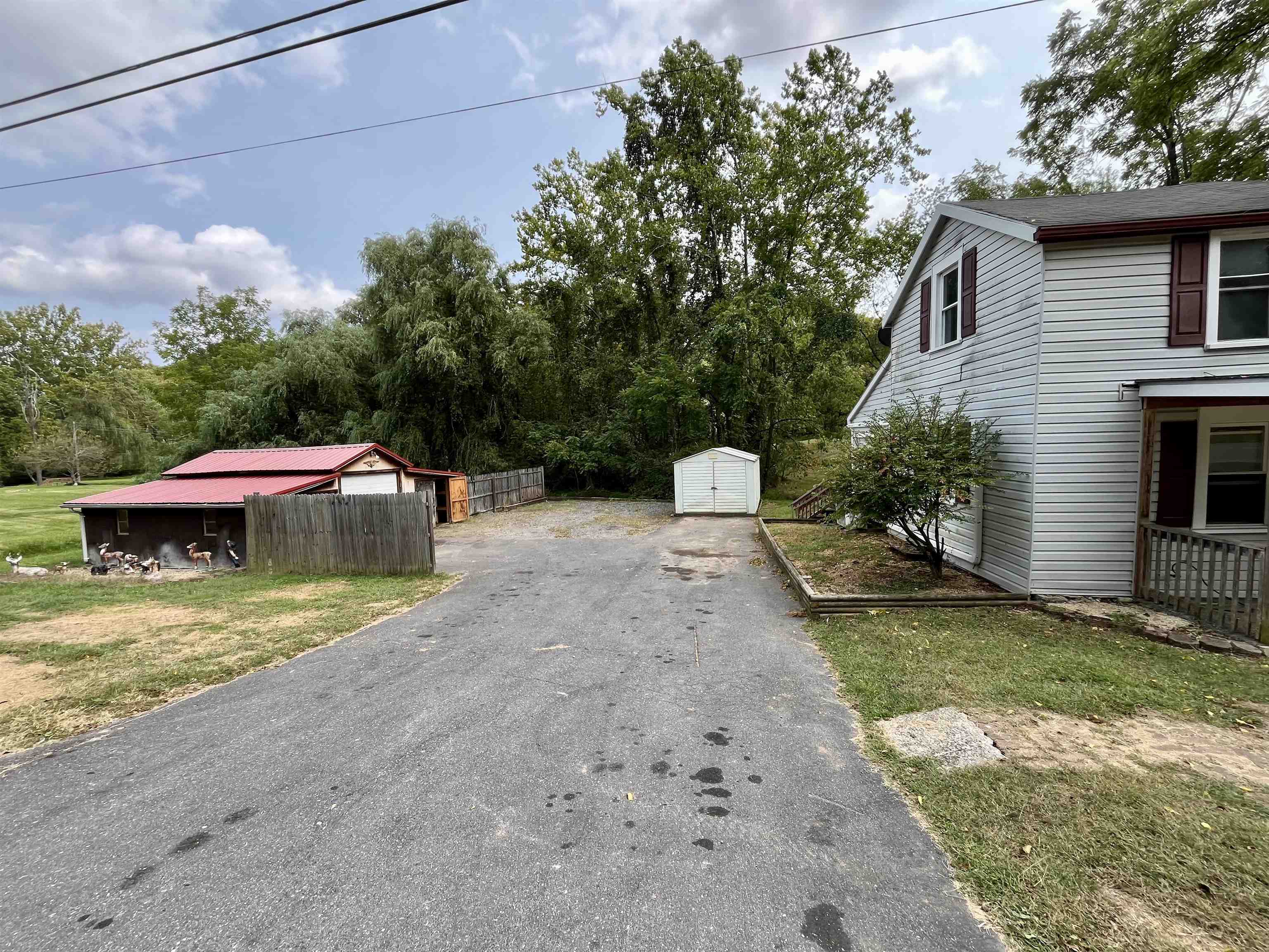 537 STRAITH ST, STAUNTON, Virginia 24401, 2 Bedrooms Bedrooms, ,1 BathroomBathrooms,Residential,537 STRAITH ST,668769 MLS # 668769