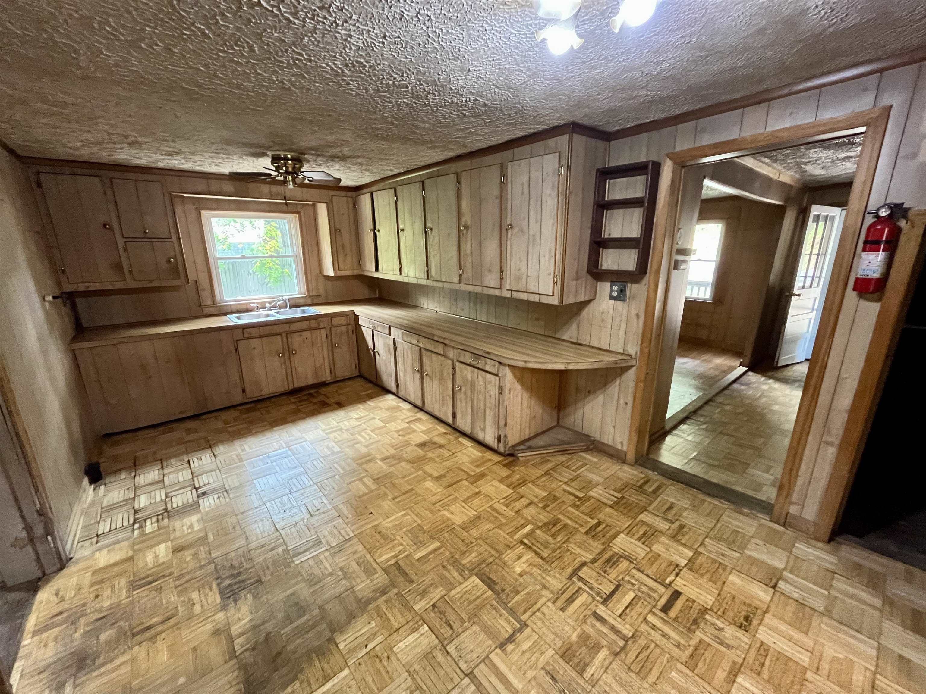 537 STRAITH ST, STAUNTON, Virginia 24401, 2 Bedrooms Bedrooms, ,1 BathroomBathrooms,Residential,537 STRAITH ST,668769 MLS # 668769
