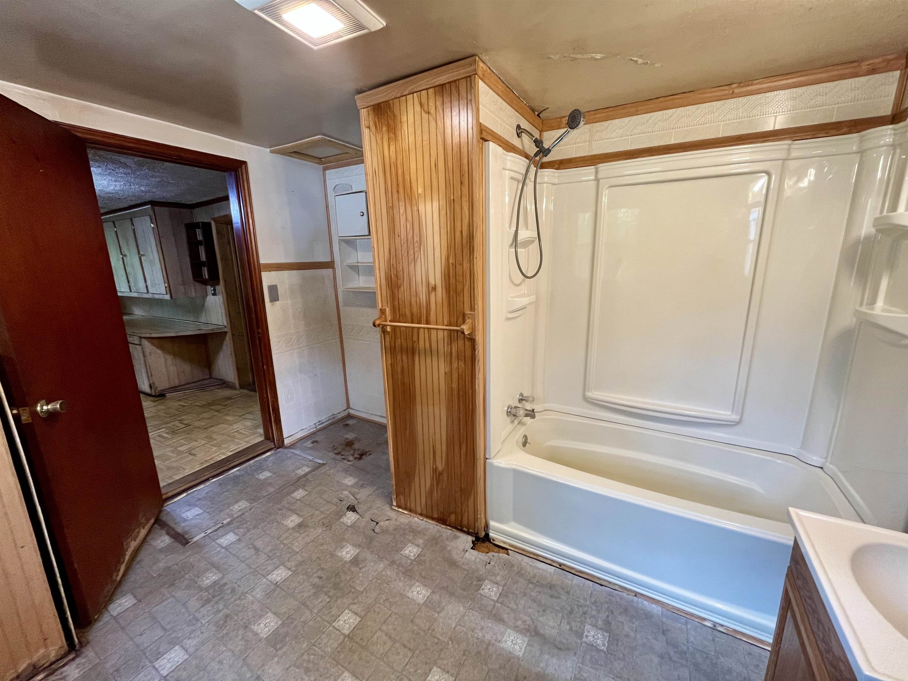 537 STRAITH ST, STAUNTON, Virginia 24401, 2 Bedrooms Bedrooms, ,1 BathroomBathrooms,Residential,537 STRAITH ST,668769 MLS # 668769