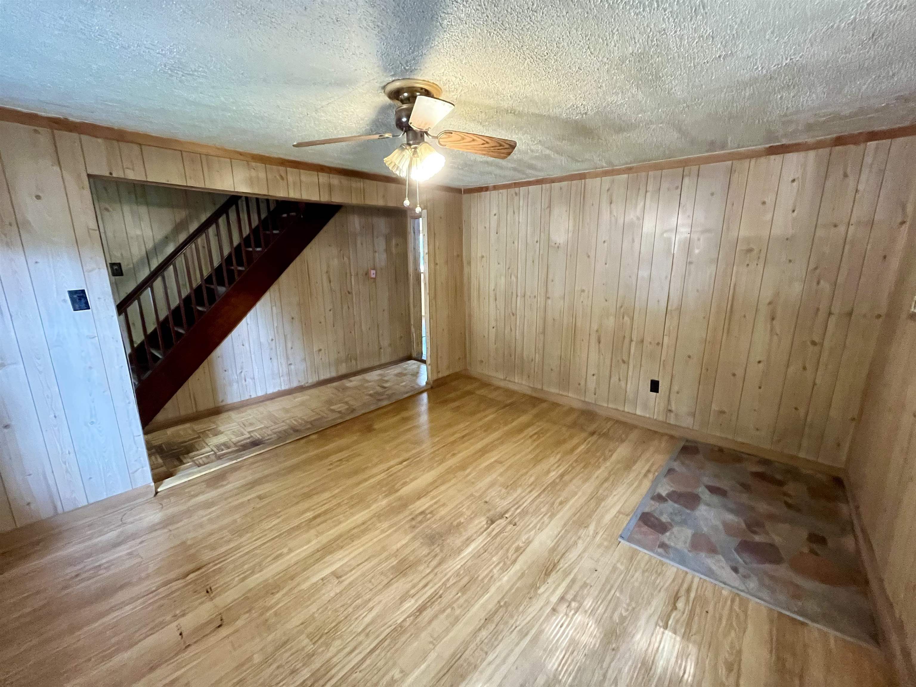537 STRAITH ST, STAUNTON, Virginia 24401, 2 Bedrooms Bedrooms, ,1 BathroomBathrooms,Residential,537 STRAITH ST,668769 MLS # 668769