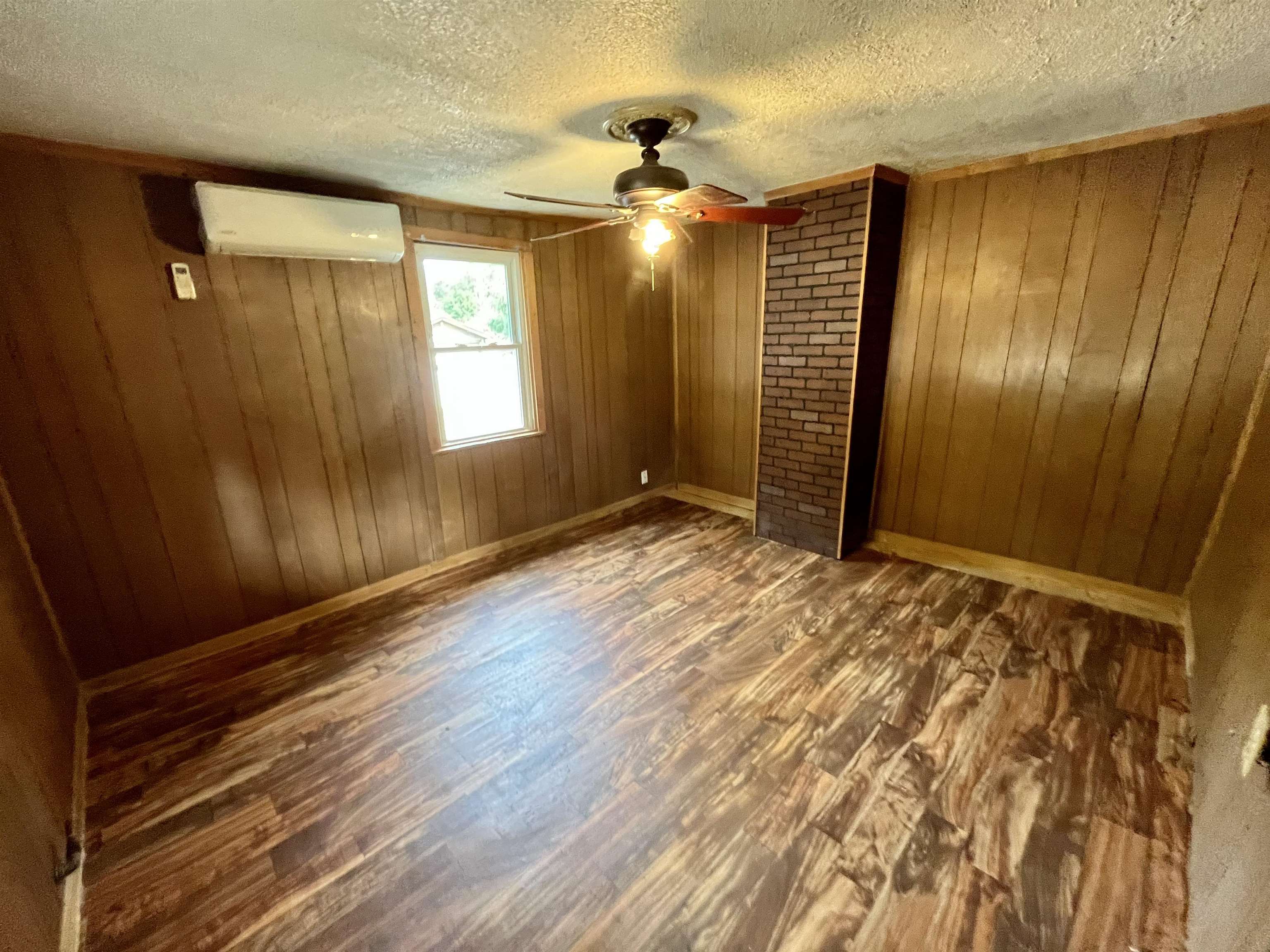 537 STRAITH ST, STAUNTON, Virginia 24401, 2 Bedrooms Bedrooms, ,1 BathroomBathrooms,Residential,537 STRAITH ST,668769 MLS # 668769