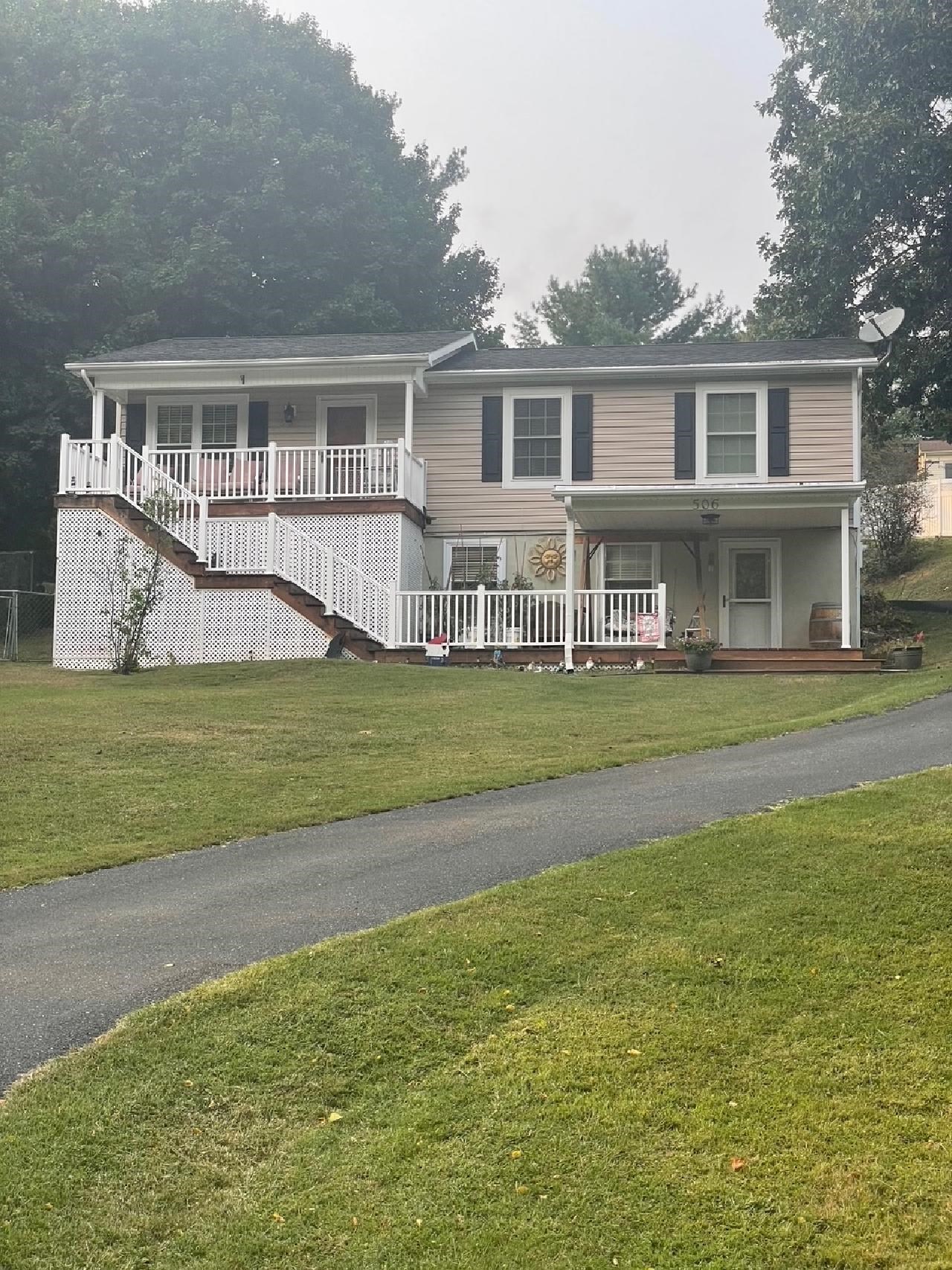 506 BUTTERMILK SPRING RD, STAUNTON, Virginia 24401, 4 Bedrooms Bedrooms, ,2 BathroomsBathrooms,Residential,506 BUTTERMILK SPRING RD,668772 MLS # 668772