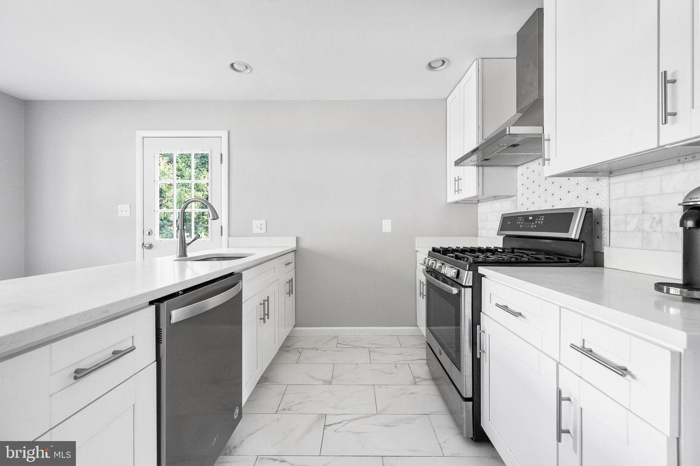 2415 JACKSON PKWY, VIENNA, Virginia 22180, 4 Bedrooms Bedrooms, 12 Rooms Rooms,2 BathroomsBathrooms,Residential,For sale,2415 JACKSON PKWY,VAFX2264144 MLS # VAFX2264144