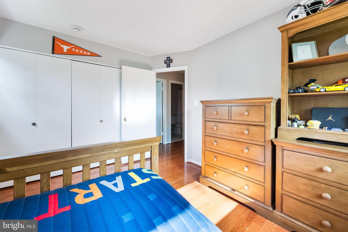 2415 JACKSON PKWY, VIENNA, Virginia 22180, 4 Bedrooms Bedrooms, 12 Rooms Rooms,2 BathroomsBathrooms,Residential,For sale,2415 JACKSON PKWY,VAFX2264144 MLS # VAFX2264144