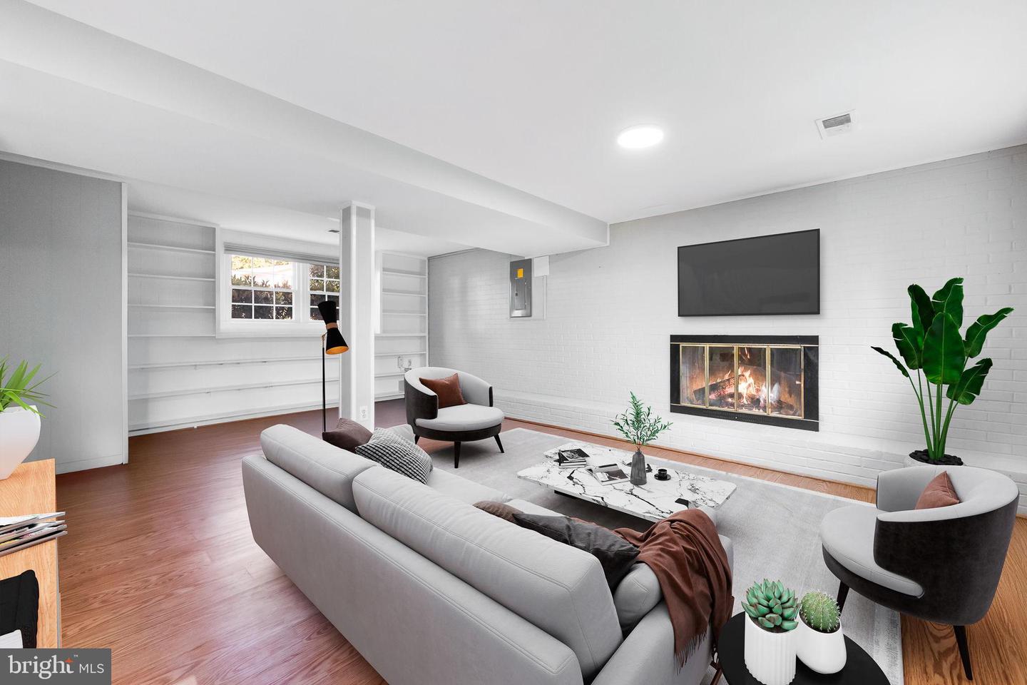 2415 JACKSON PKWY, VIENNA, Virginia 22180, 4 Bedrooms Bedrooms, 12 Rooms Rooms,2 BathroomsBathrooms,Residential,For sale,2415 JACKSON PKWY,VAFX2264144 MLS # VAFX2264144