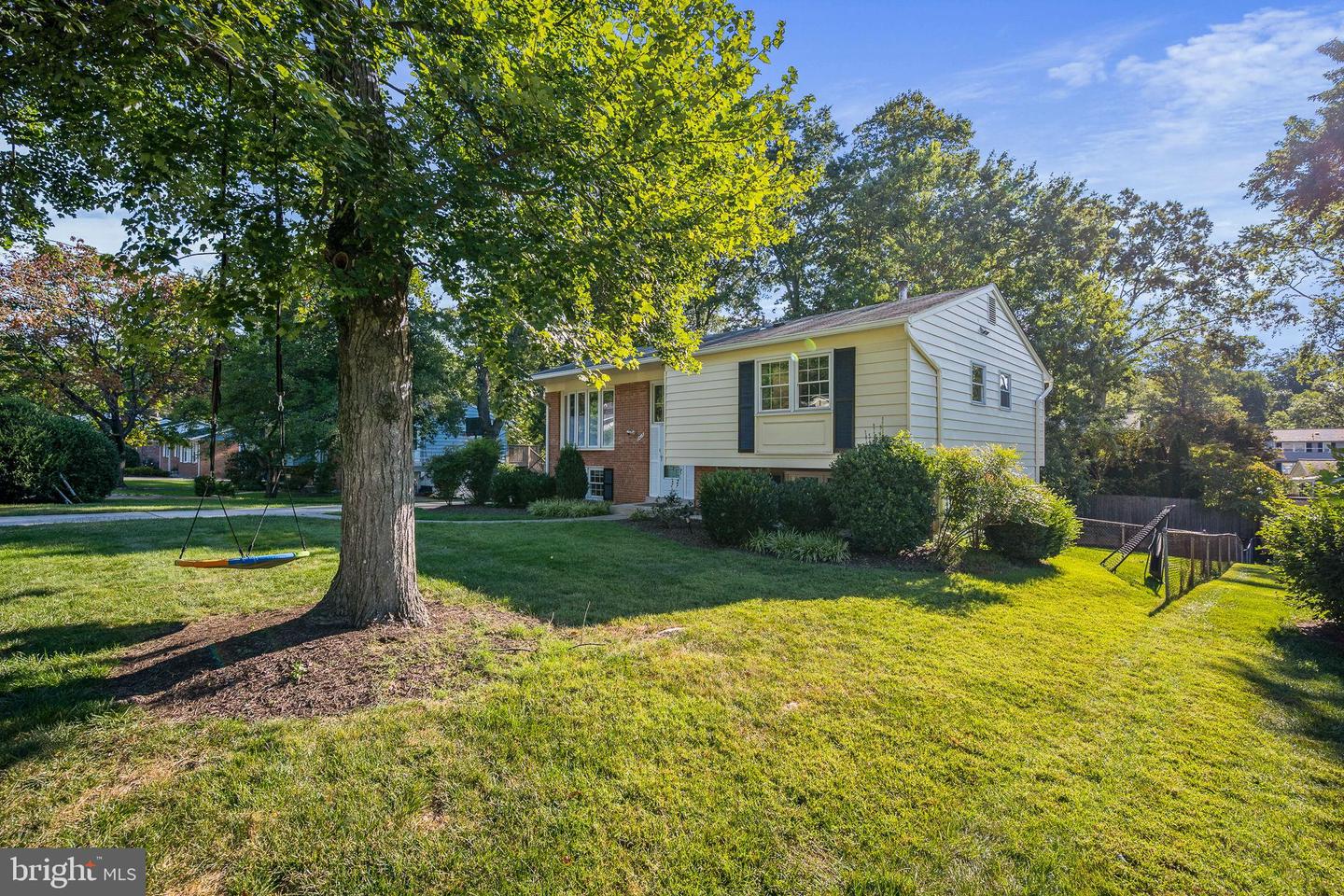 2415 JACKSON PKWY, VIENNA, Virginia 22180, 4 Bedrooms Bedrooms, 12 Rooms Rooms,2 BathroomsBathrooms,Residential,For sale,2415 JACKSON PKWY,VAFX2264144 MLS # VAFX2264144