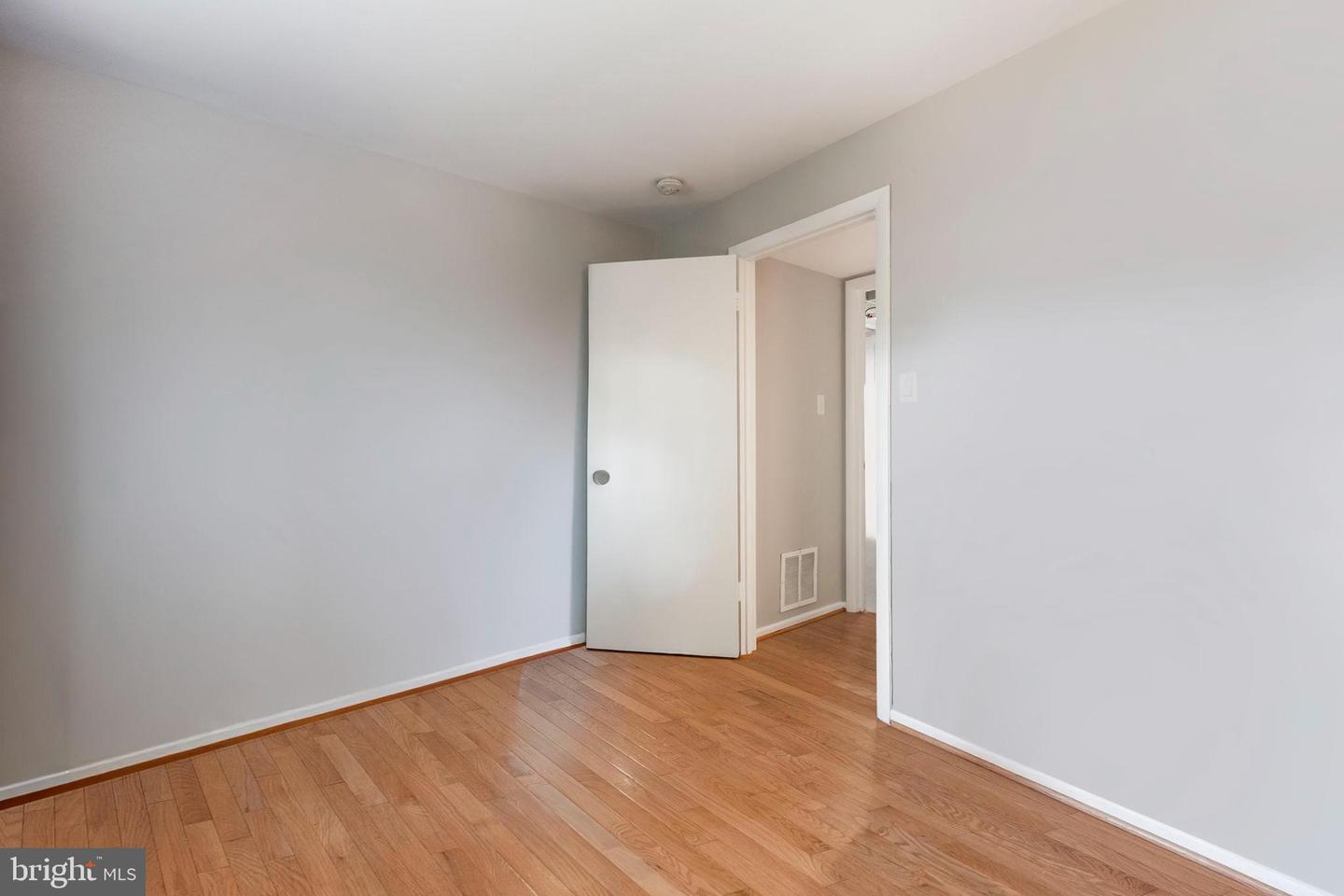 2415 JACKSON PKWY, VIENNA, Virginia 22180, 4 Bedrooms Bedrooms, 12 Rooms Rooms,2 BathroomsBathrooms,Residential,For sale,2415 JACKSON PKWY,VAFX2264144 MLS # VAFX2264144