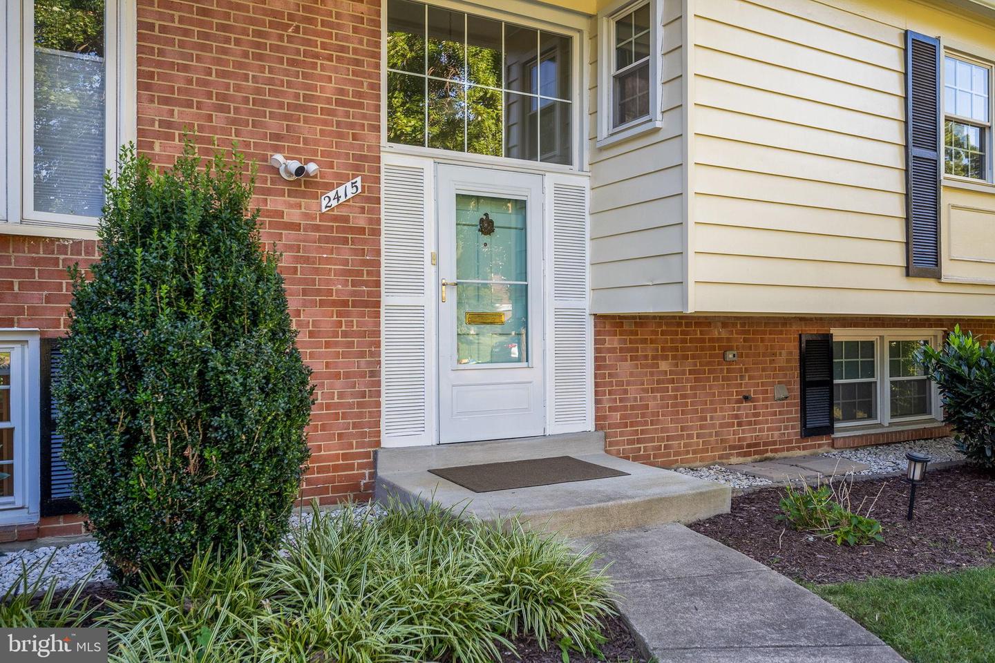 2415 JACKSON PKWY, VIENNA, Virginia 22180, 4 Bedrooms Bedrooms, 12 Rooms Rooms,2 BathroomsBathrooms,Residential,For sale,2415 JACKSON PKWY,VAFX2264144 MLS # VAFX2264144