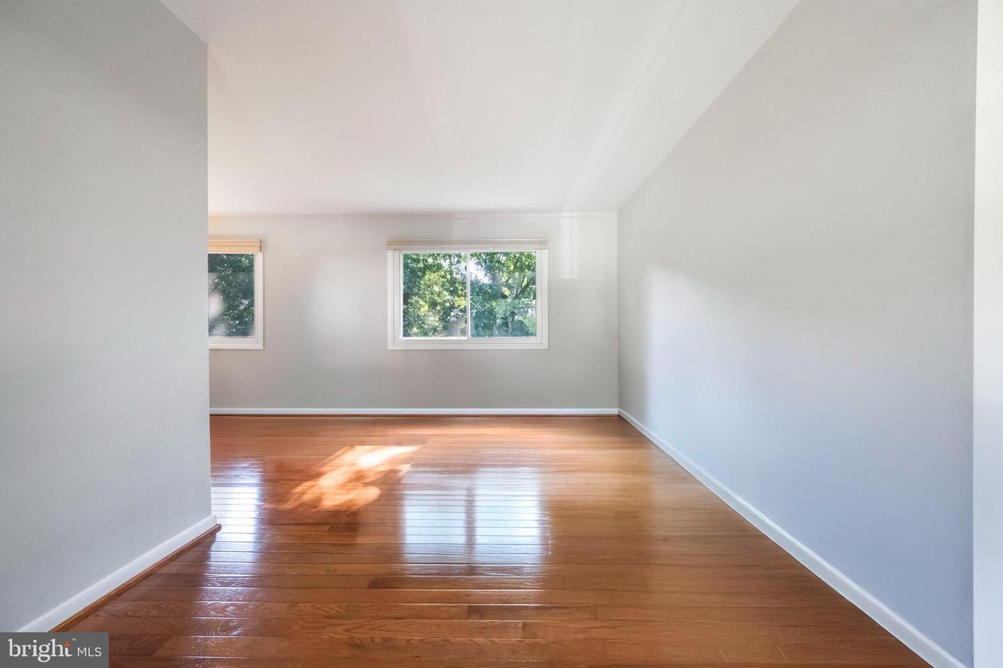 2415 JACKSON PKWY, VIENNA, Virginia 22180, 4 Bedrooms Bedrooms, 12 Rooms Rooms,2 BathroomsBathrooms,Residential,For sale,2415 JACKSON PKWY,VAFX2264144 MLS # VAFX2264144