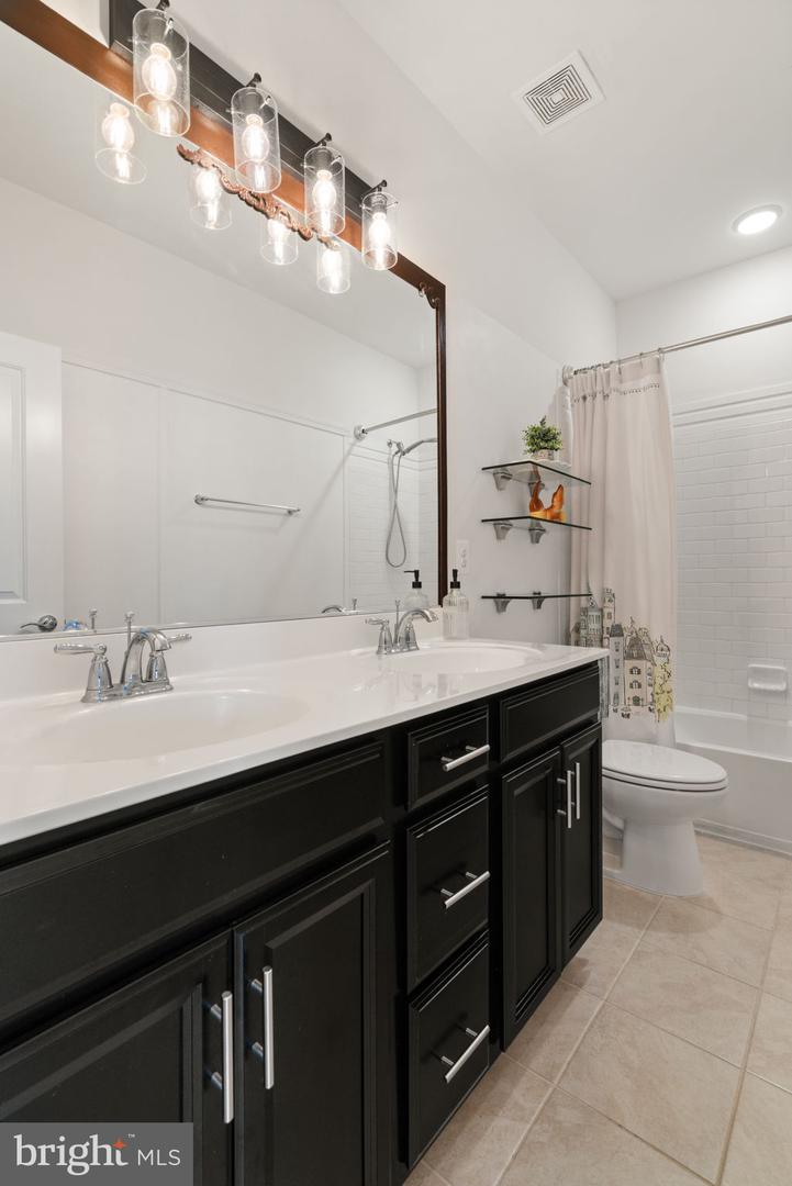 1857 SHADDING BAY LN, DUMFRIES, Virginia 22026, 3 Bedrooms Bedrooms, ,2 BathroomsBathrooms,Residential,For sale,1857 SHADDING BAY LN,VAPW2102966 MLS # VAPW2102966